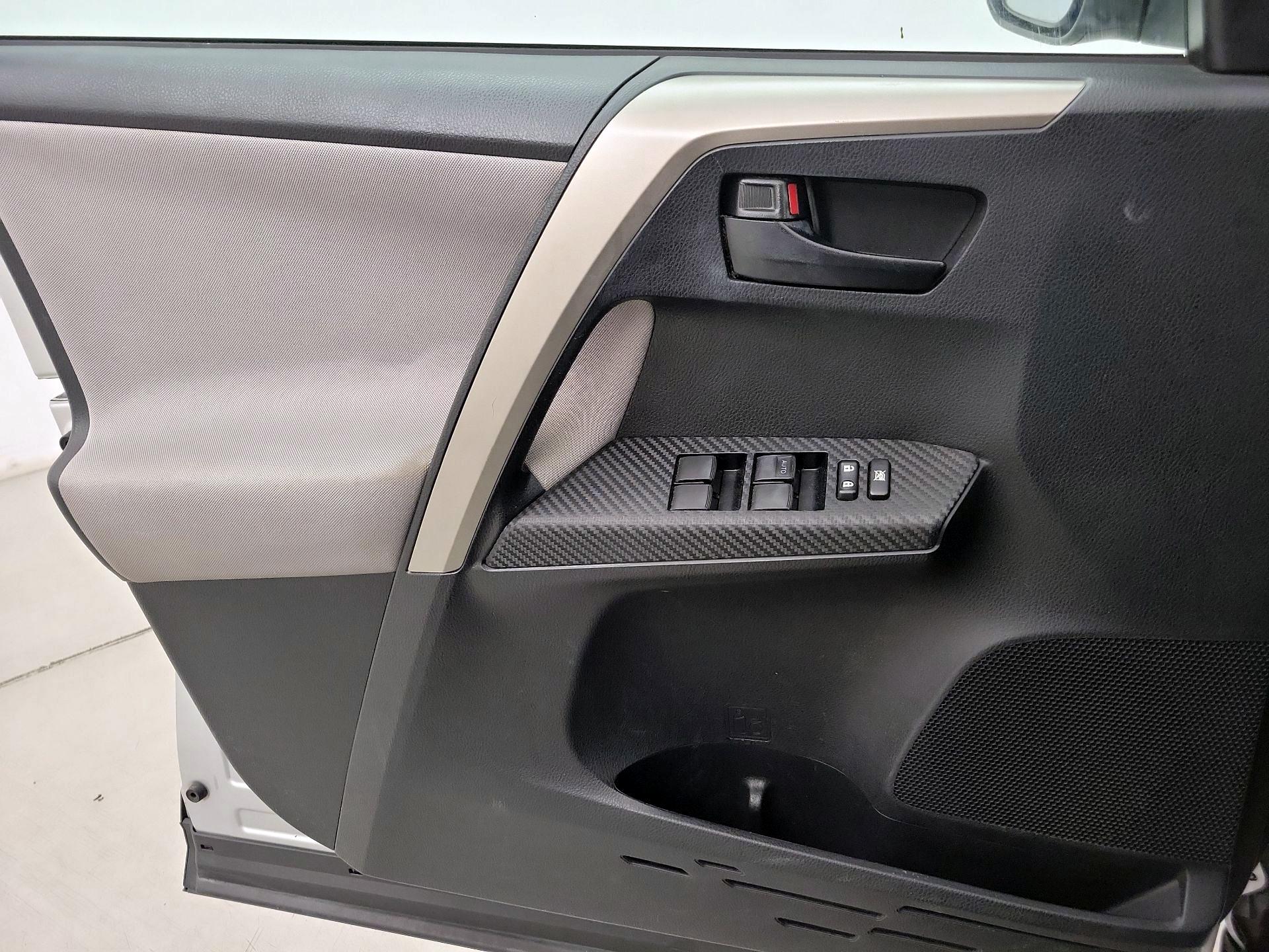 Thumbnail: 2014 Toyota RAV4 - 12