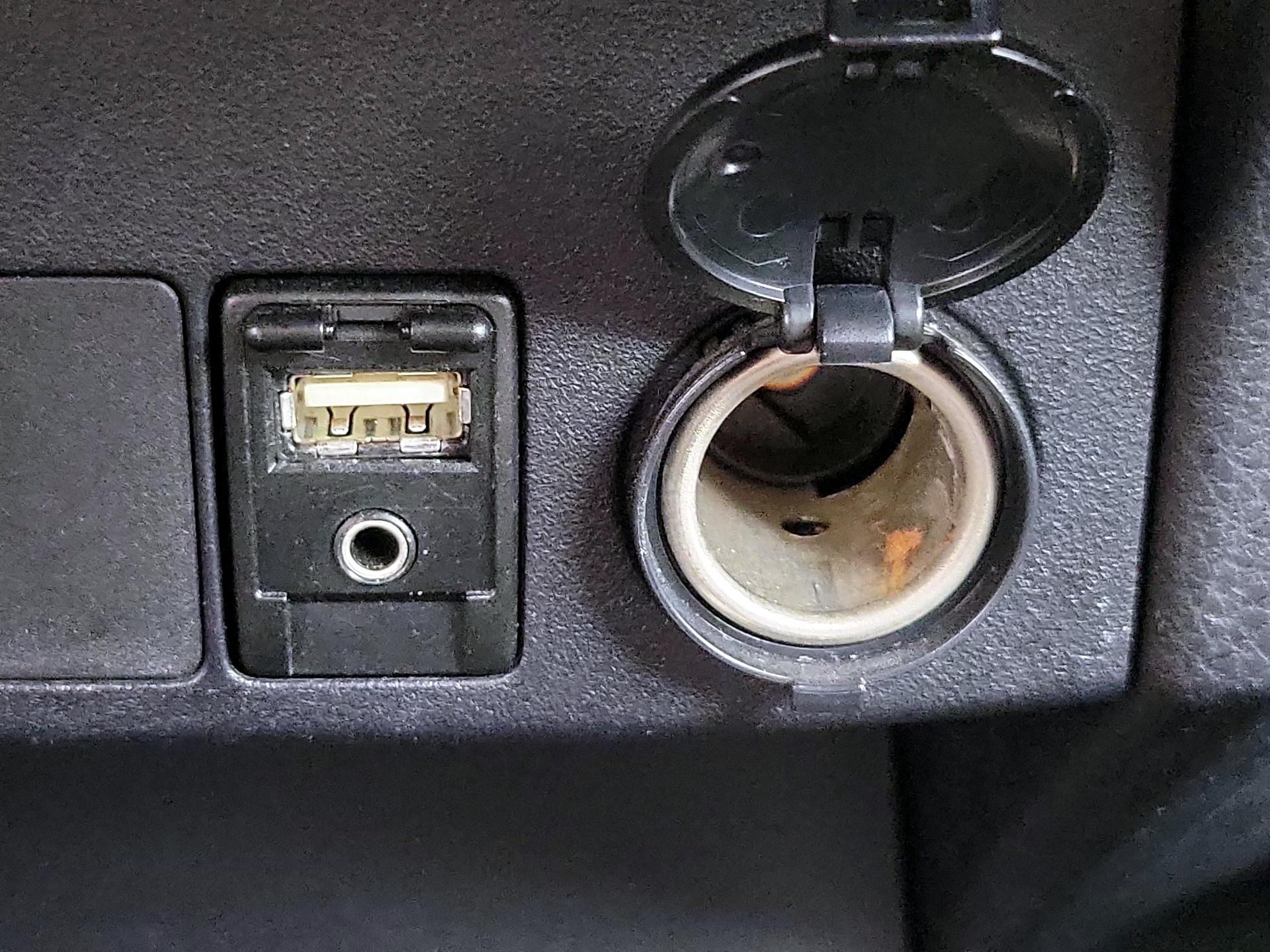 Thumbnail: 2014 Toyota RAV4 - 18