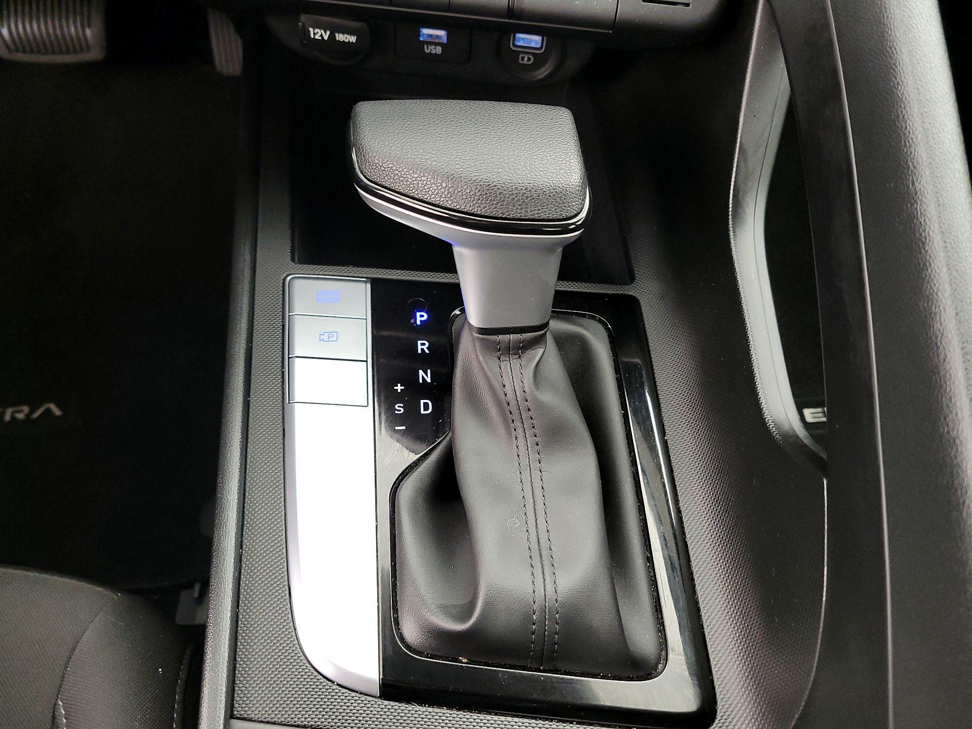 Thumbnail: 2023 Hyundai Elantra - 17