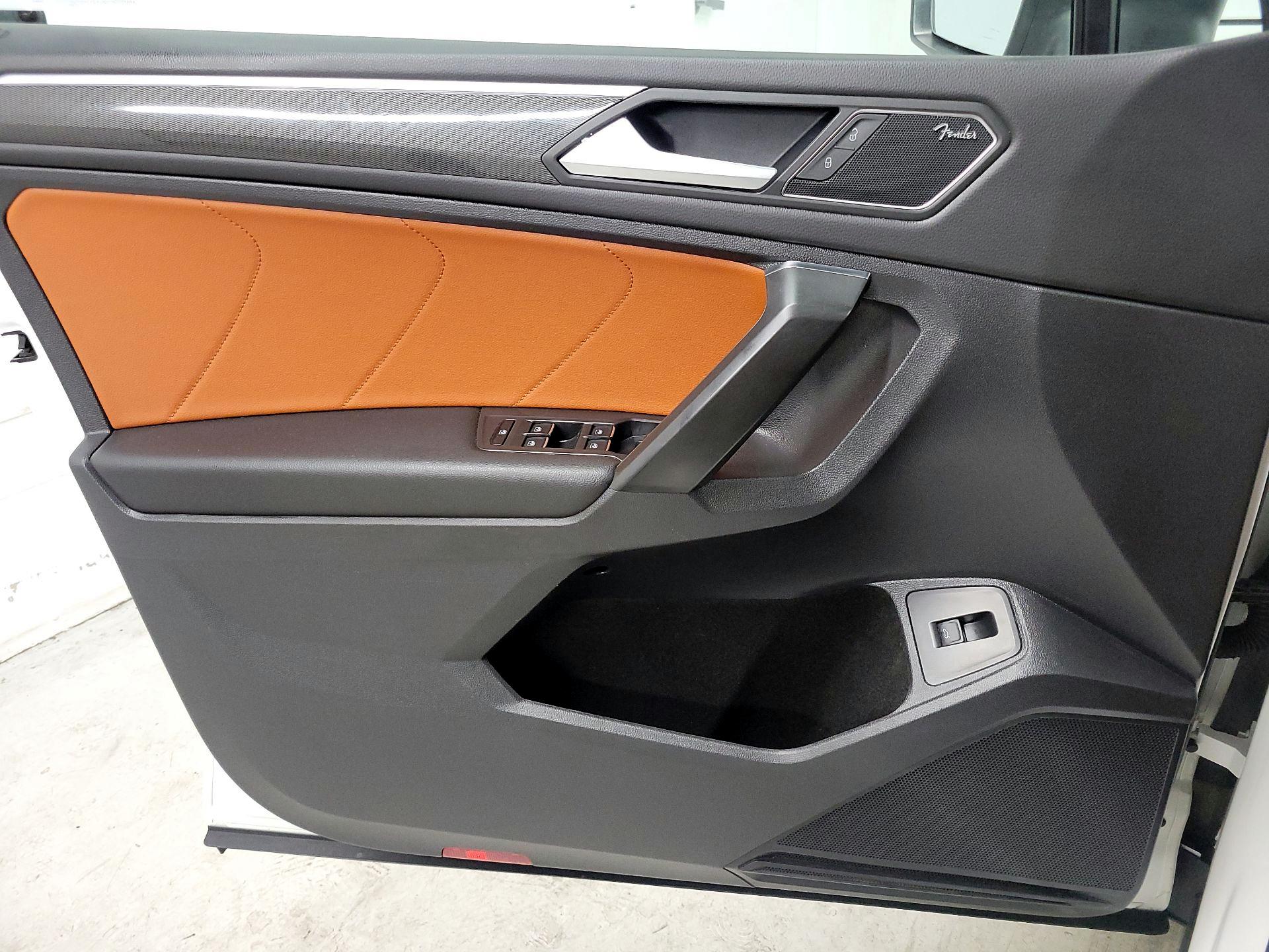 Thumbnail: 2021 Volkswagen Tiguan - 12