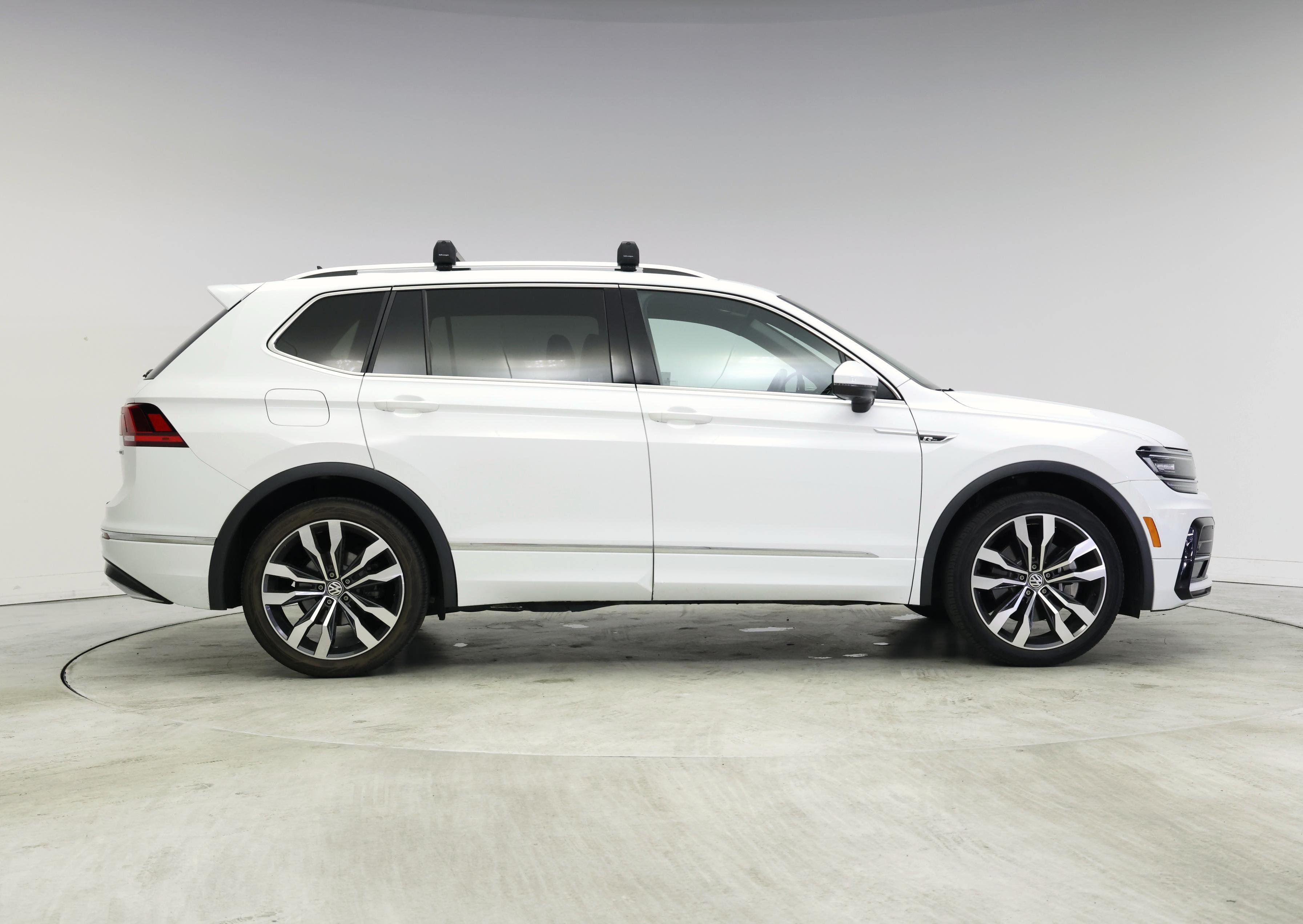 Thumbnail: 2021 Volkswagen Tiguan - 7