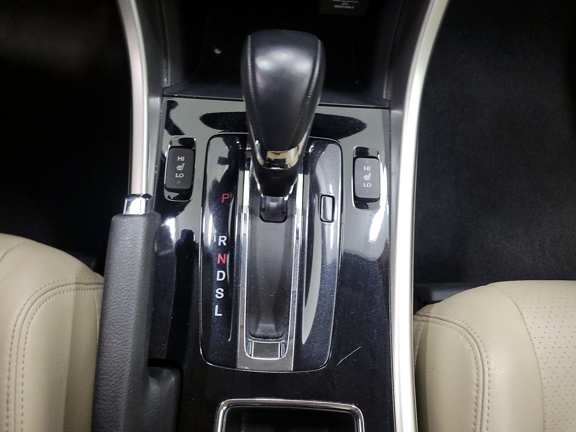 Thumbnail: 2016 Honda Accord - 17