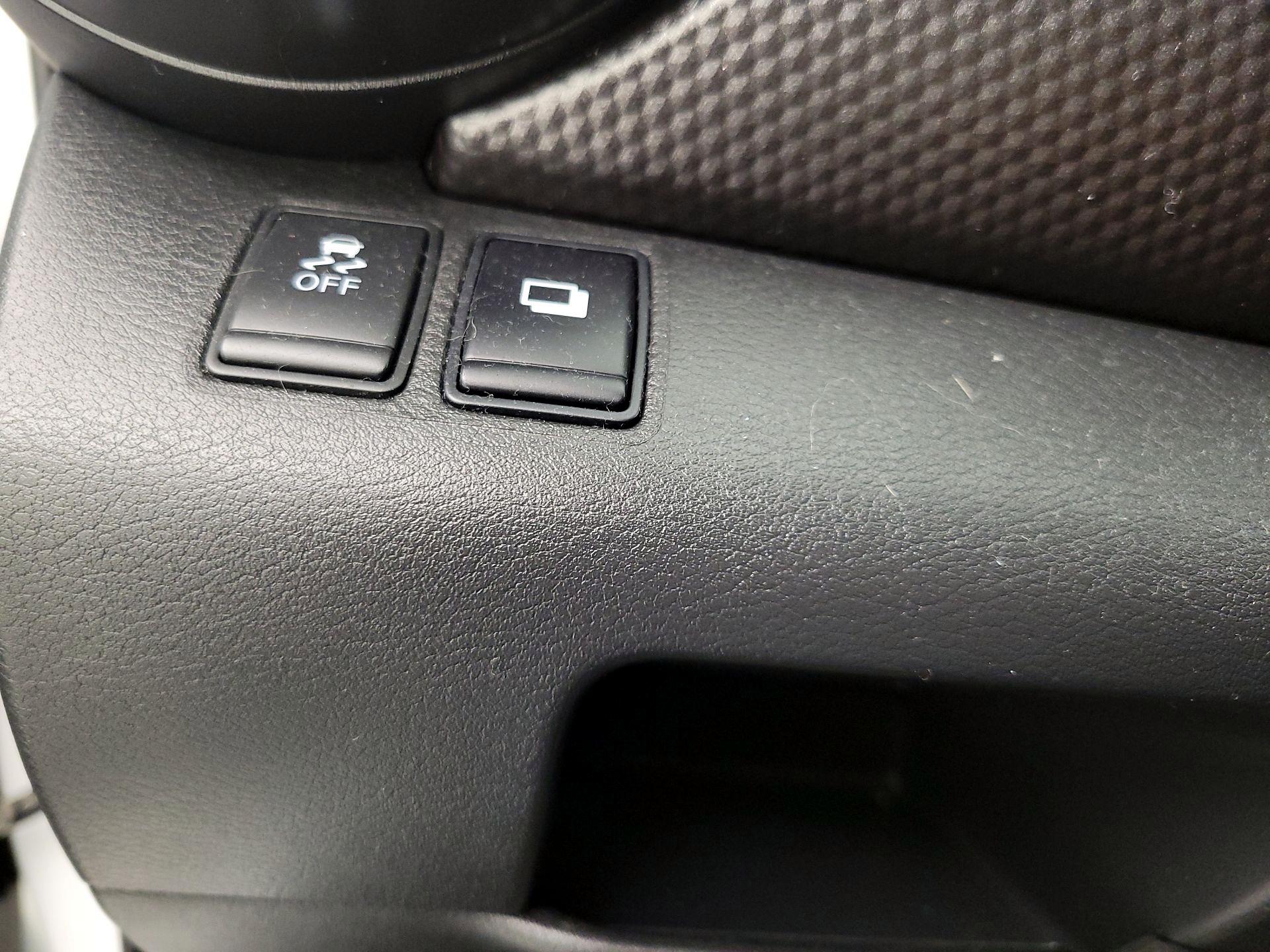 Thumbnail: 2018 Nissan Kicks - 13