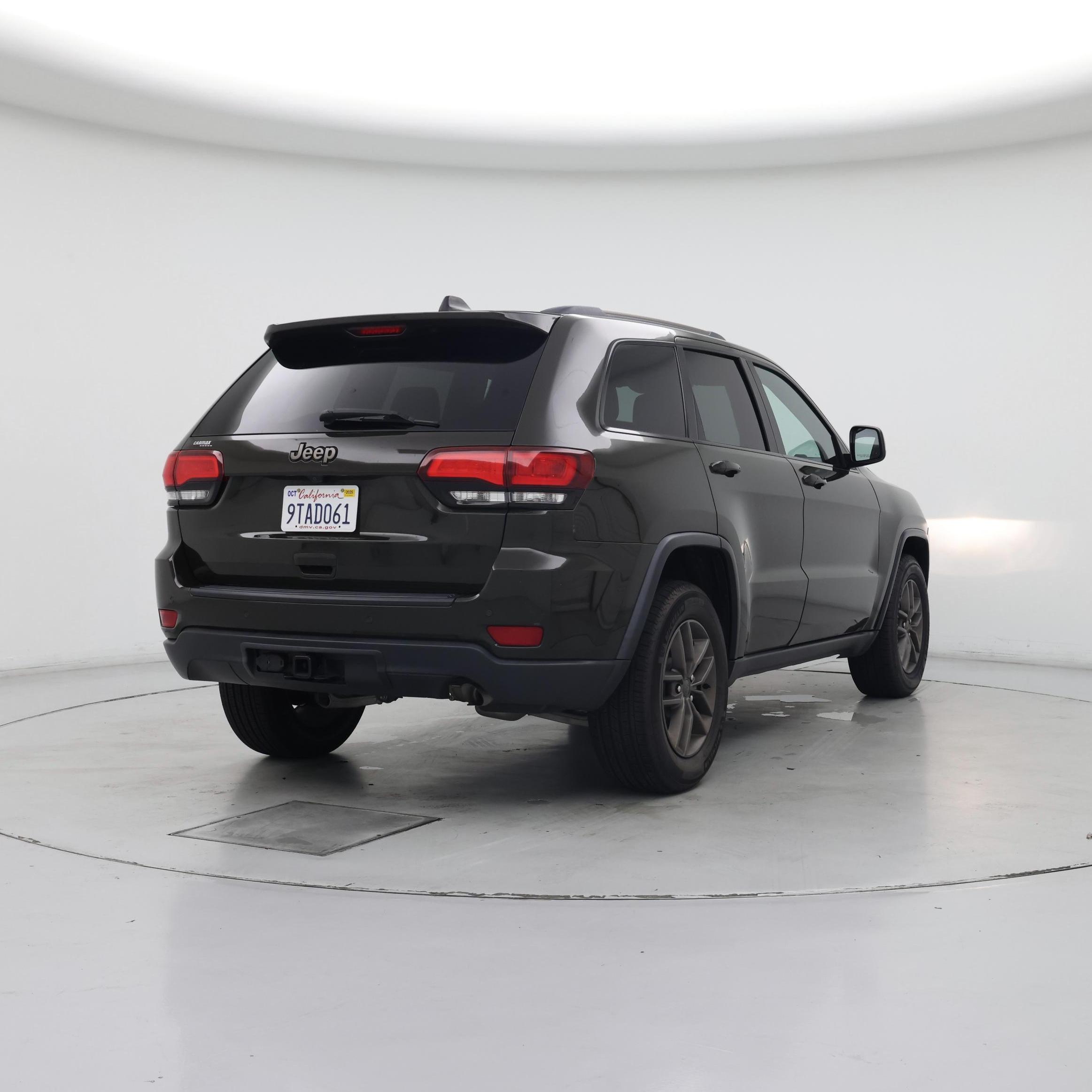 Thumbnail: 2016 Jeep Grand Cherokee - 8