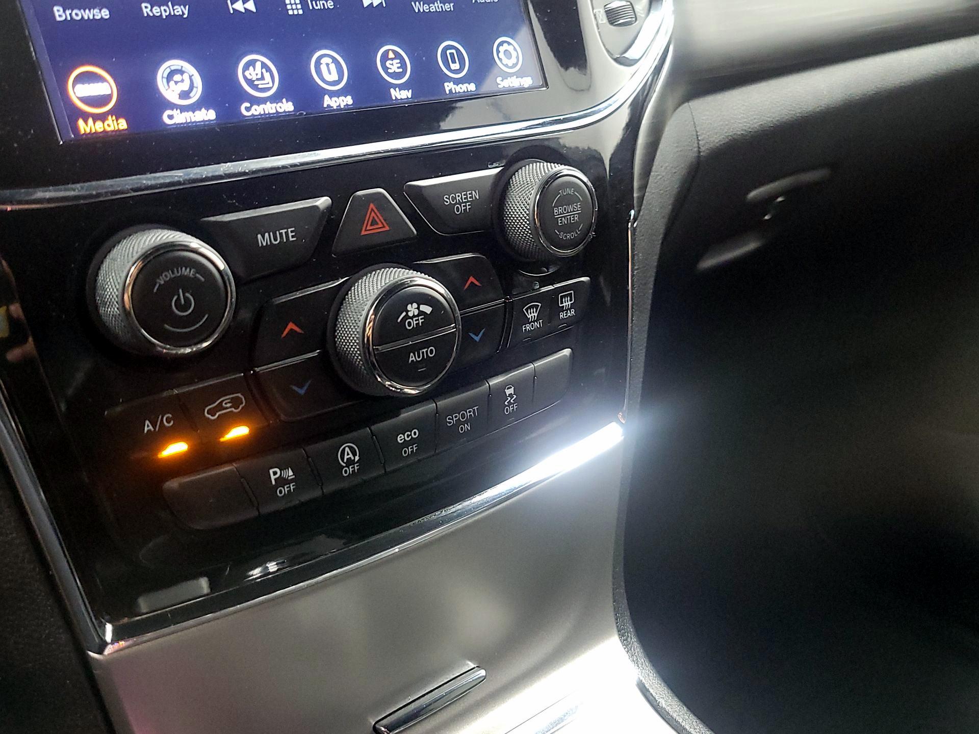 Thumbnail: 2021 Jeep Grand Cherokee - 15