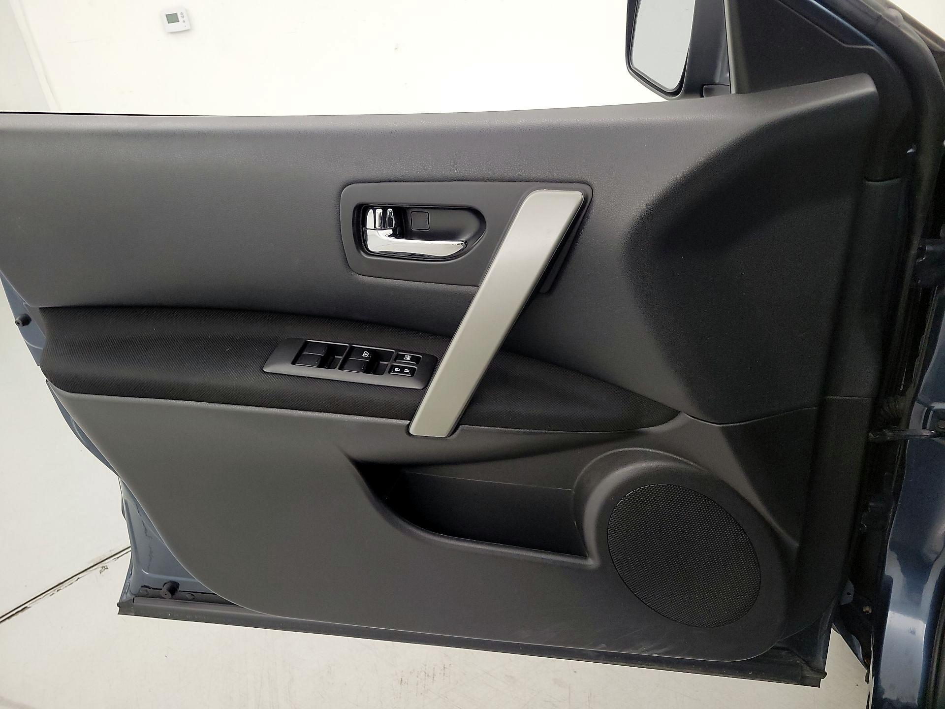 Thumbnail: 2013 Nissan Rogue - 12