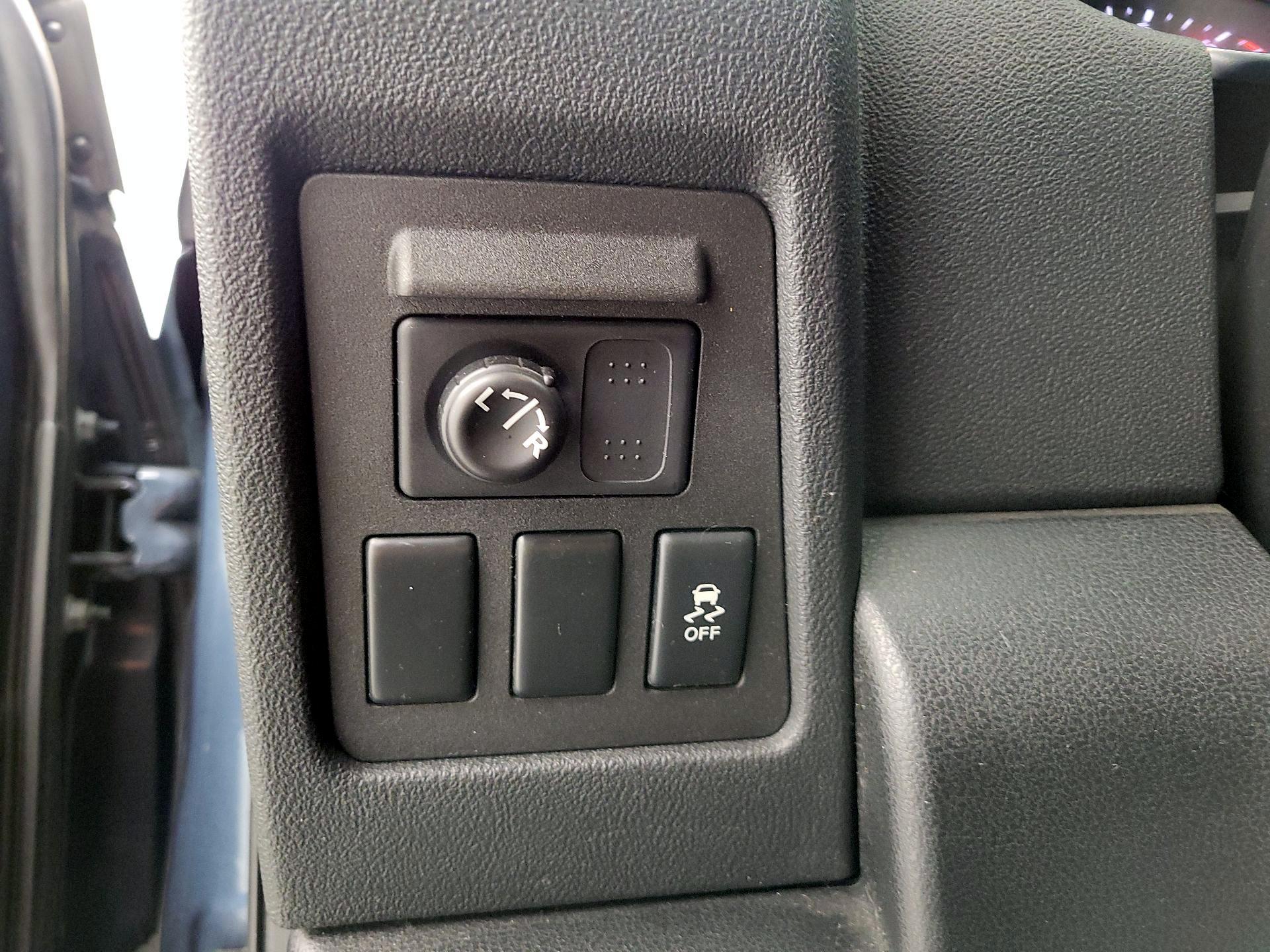 Thumbnail: 2013 Nissan Rogue - 13