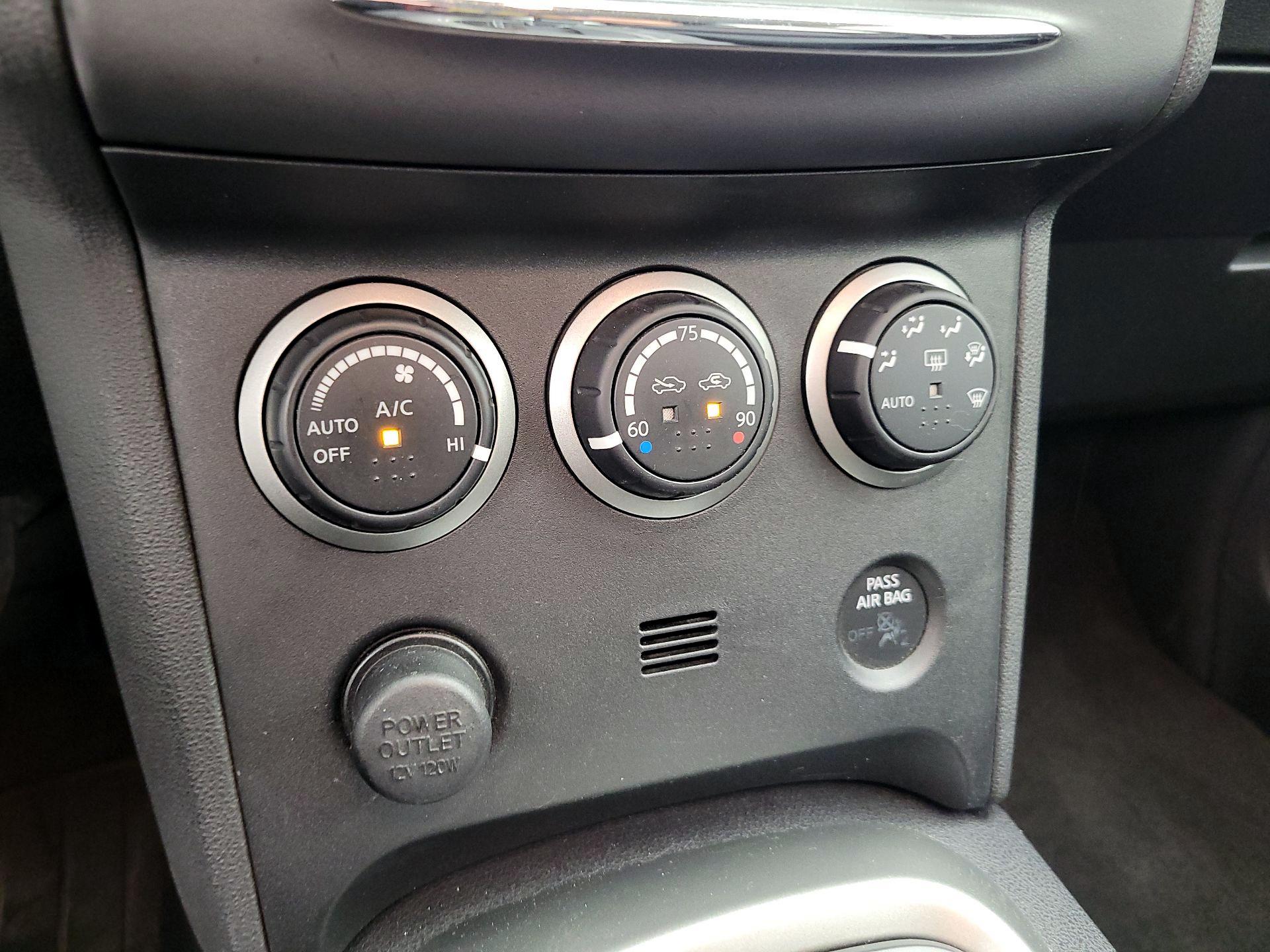 Thumbnail: 2013 Nissan Rogue - 16