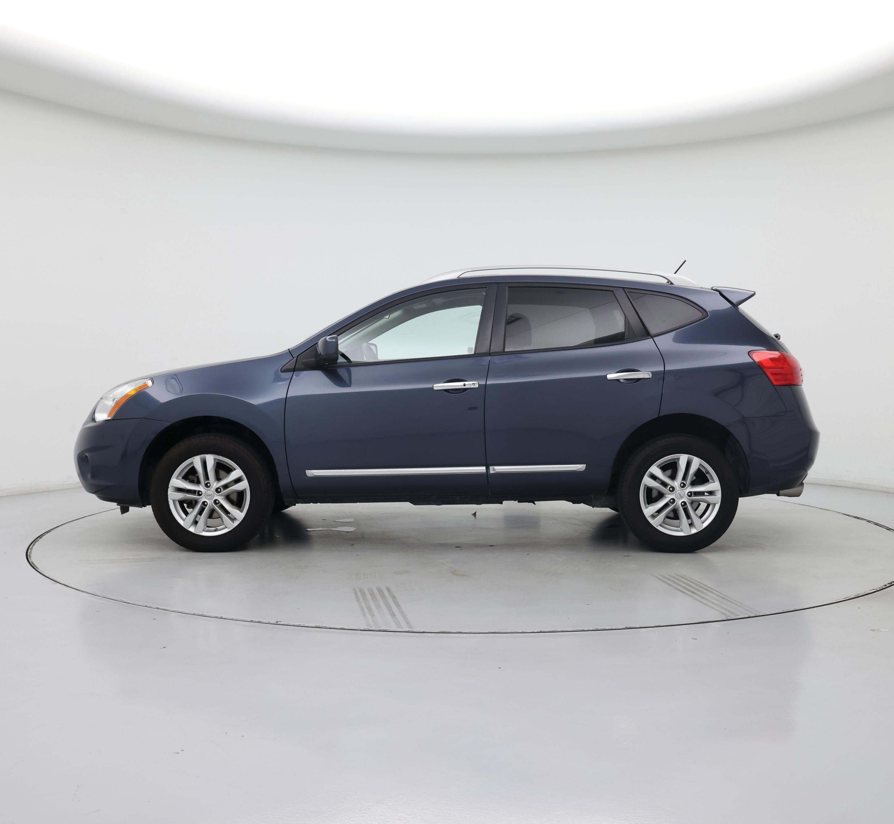 Thumbnail: 2013 Nissan Rogue - 3