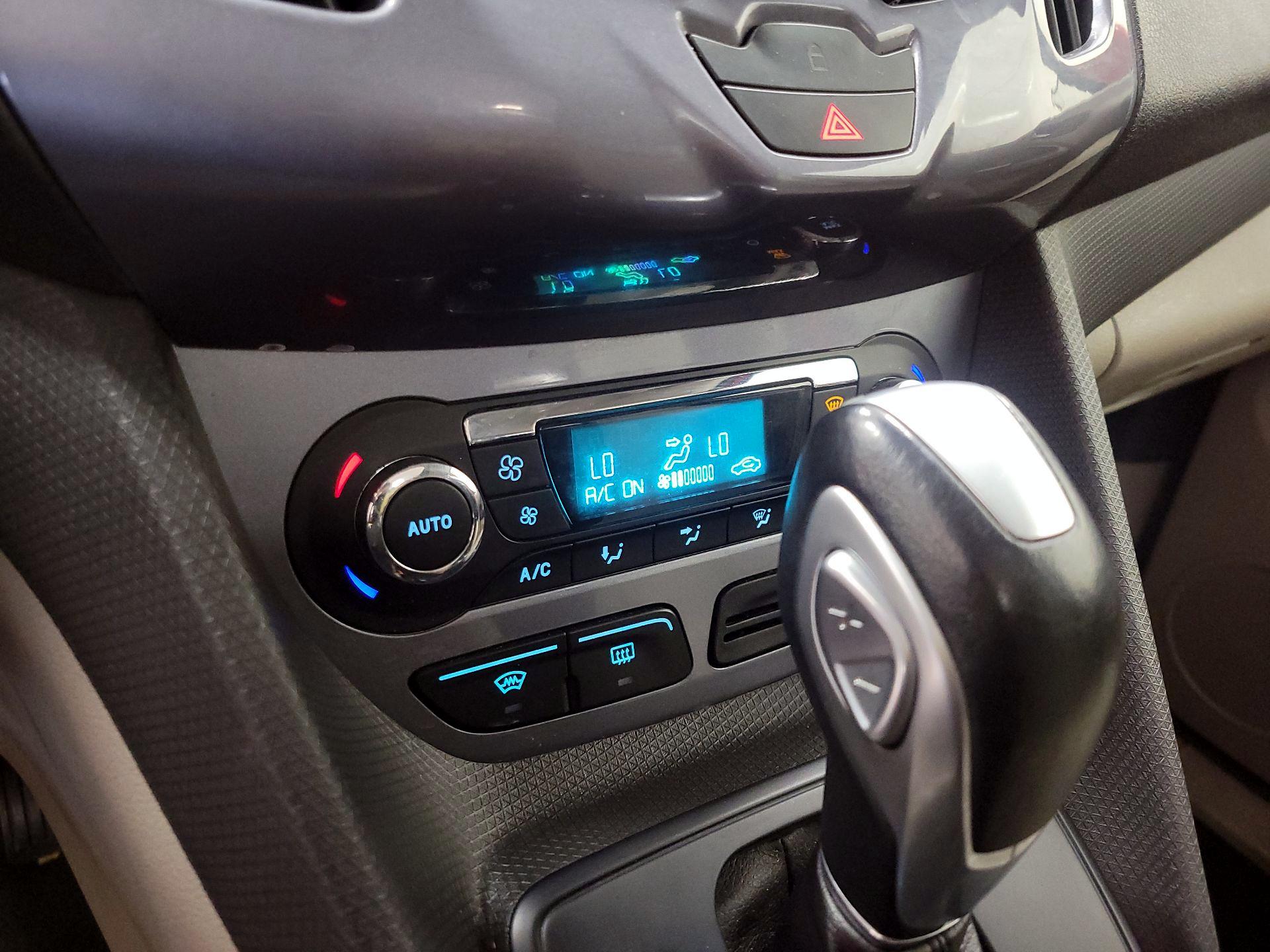 Thumbnail: 2015 Ford Transit Series - 16
