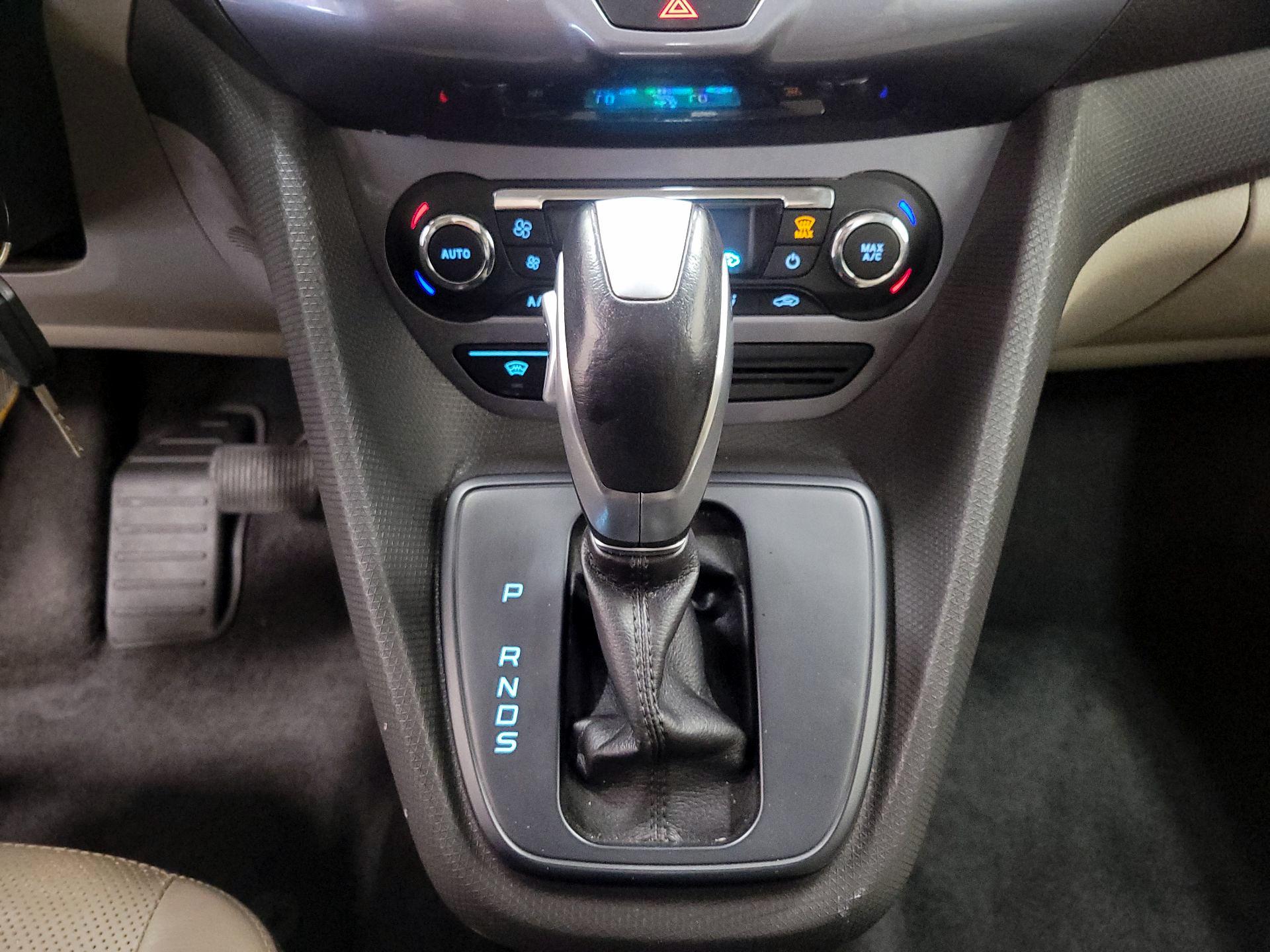 Thumbnail: 2015 Ford Transit Series - 17