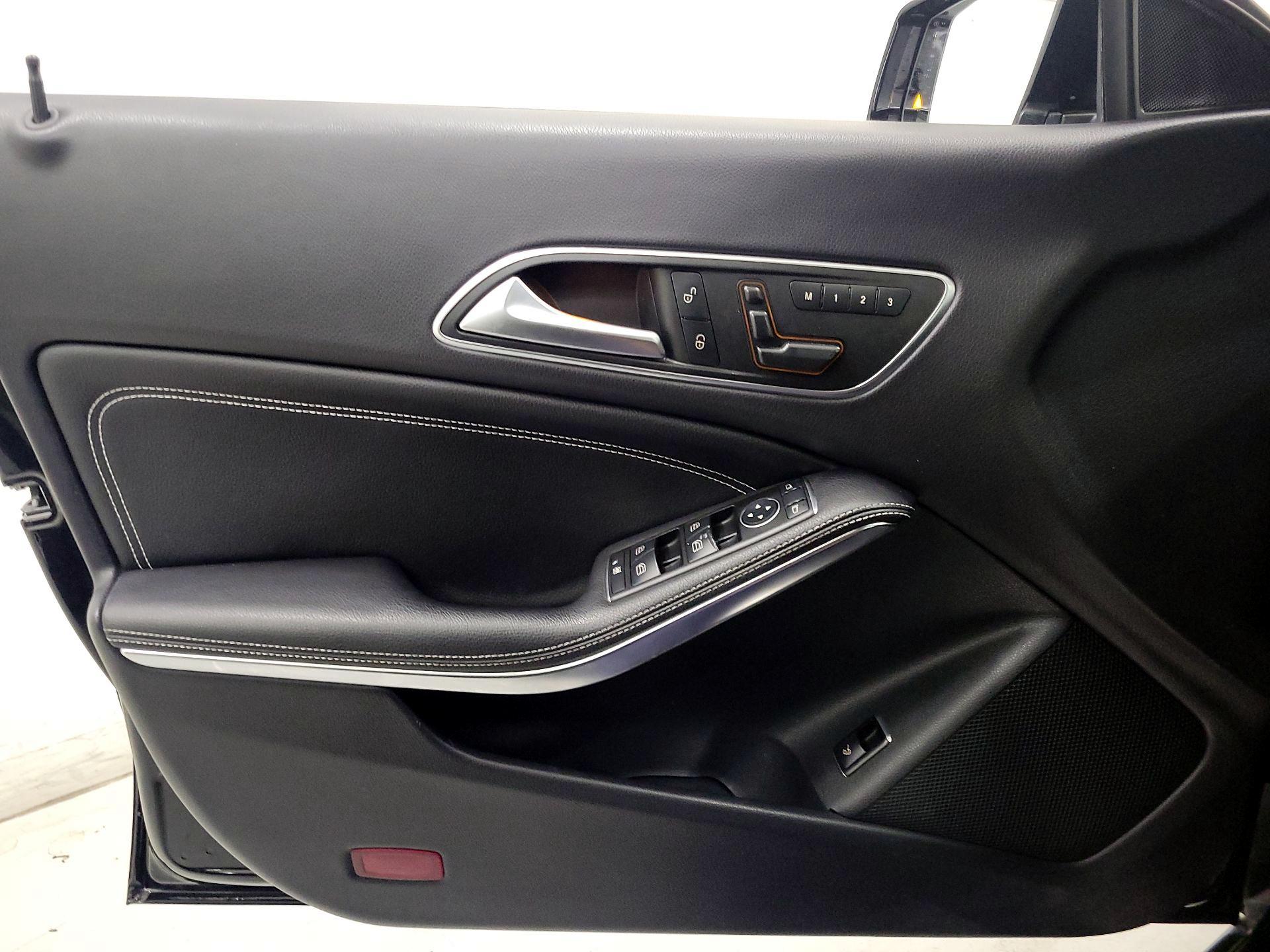 Thumbnail: 2016 Mercedes-Benz CLA - 12