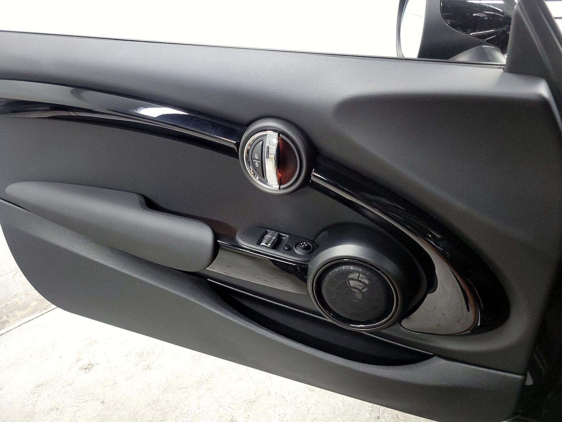 Thumbnail: 2019 MINI Cooper Hardtop - 12