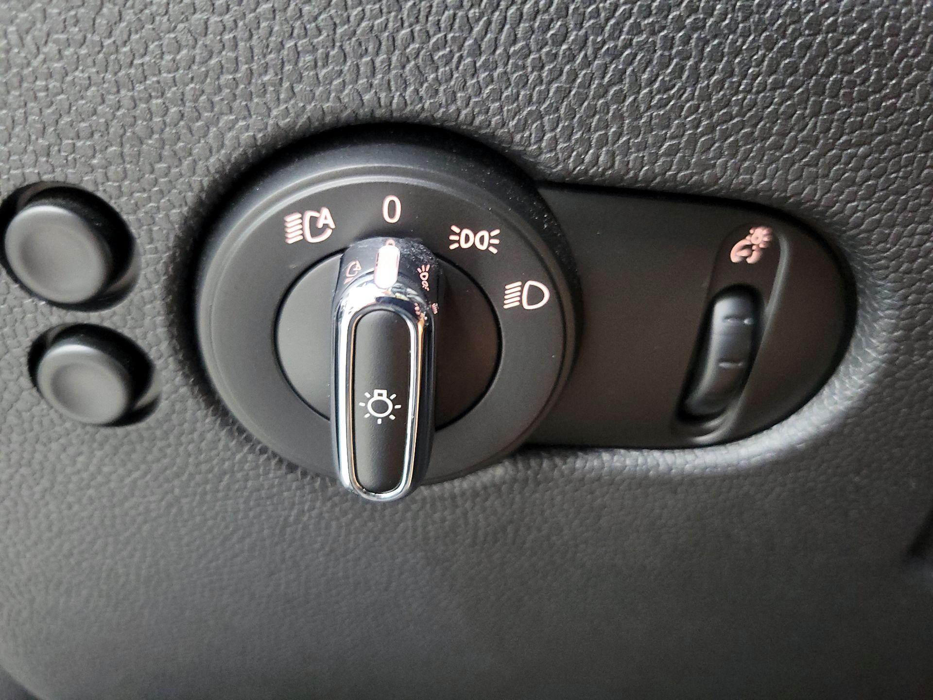 Thumbnail: 2019 MINI Cooper Hardtop - 13