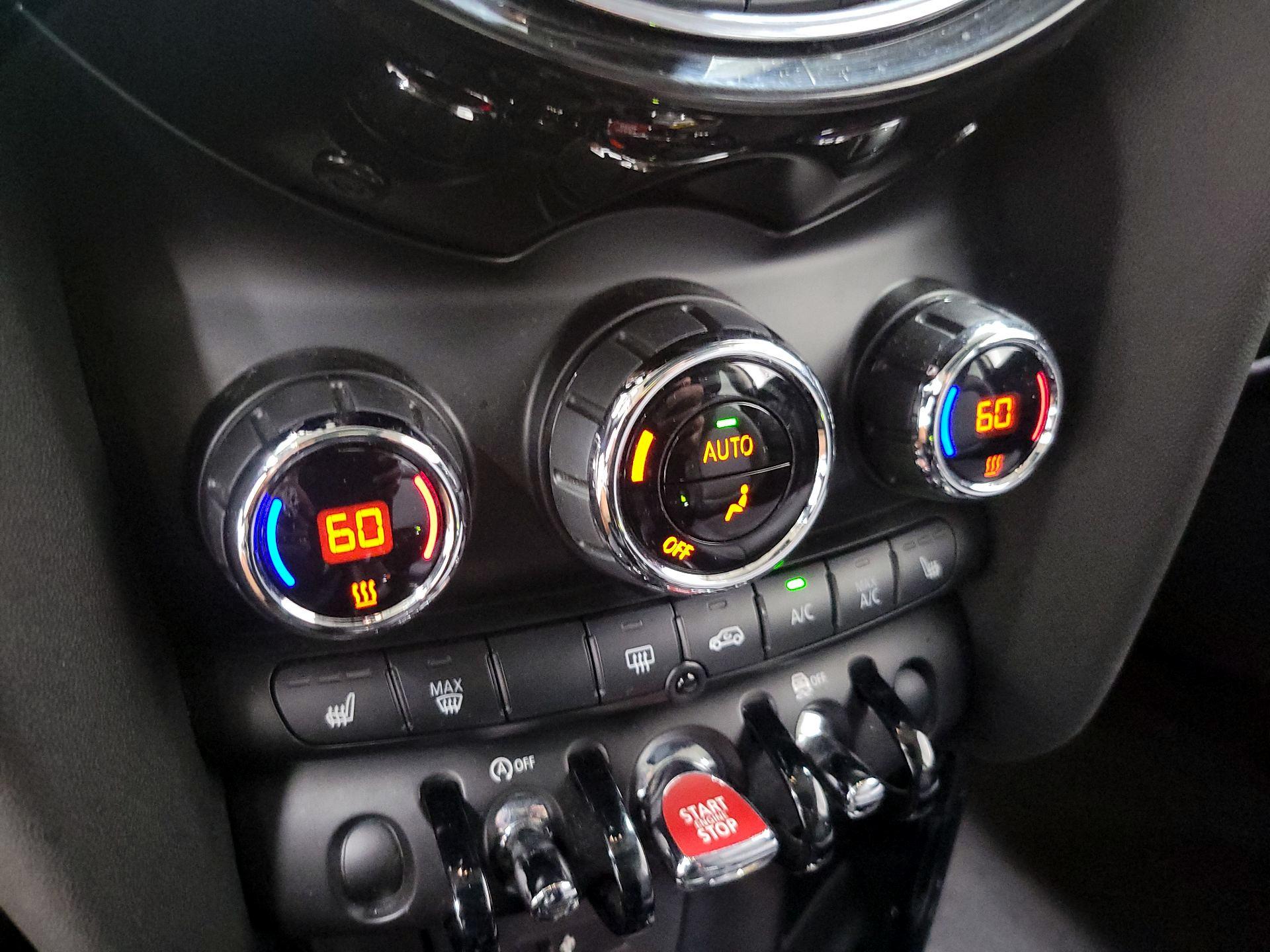 Thumbnail: 2019 MINI Cooper Hardtop - 16