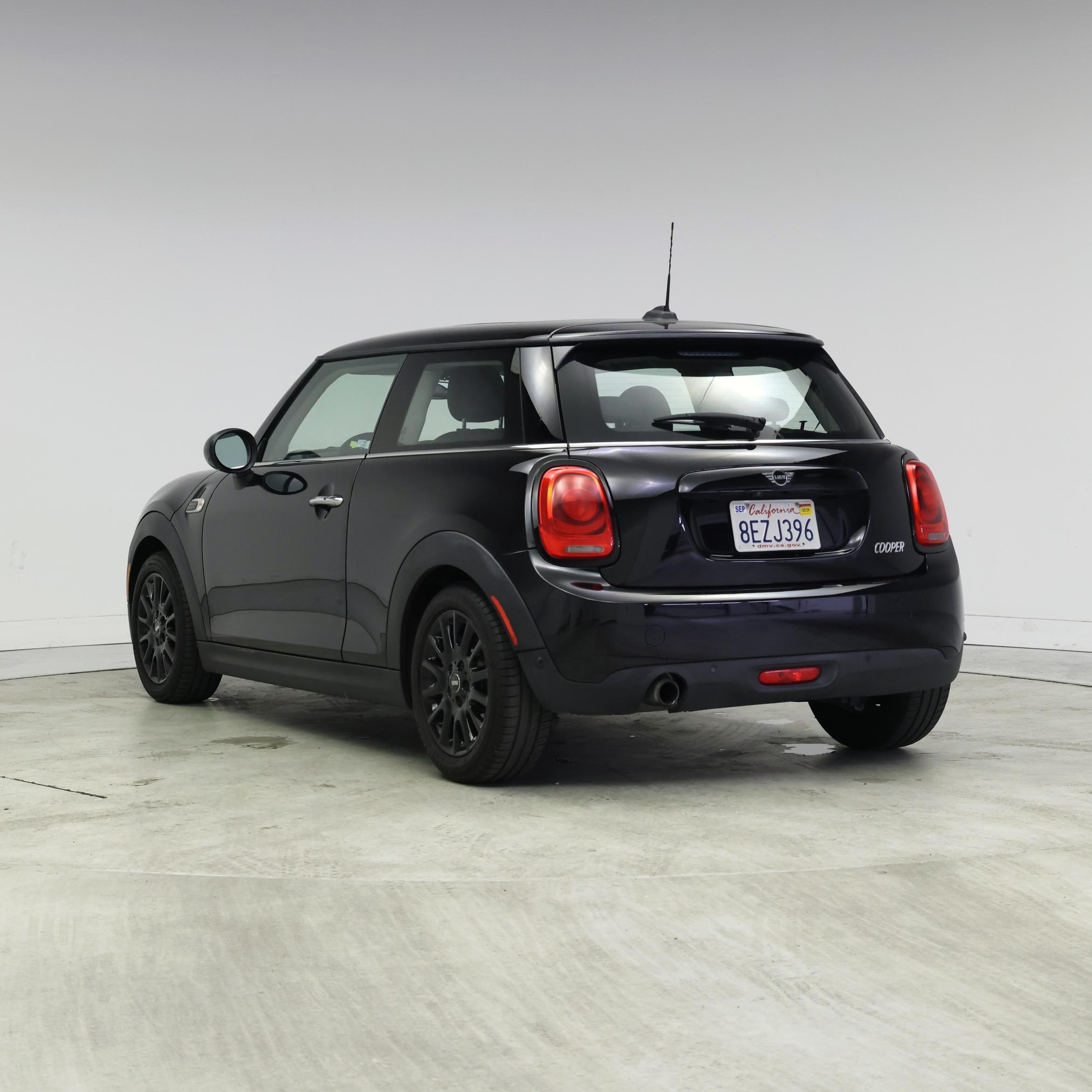 Thumbnail: 2019 MINI Cooper Hardtop - 2