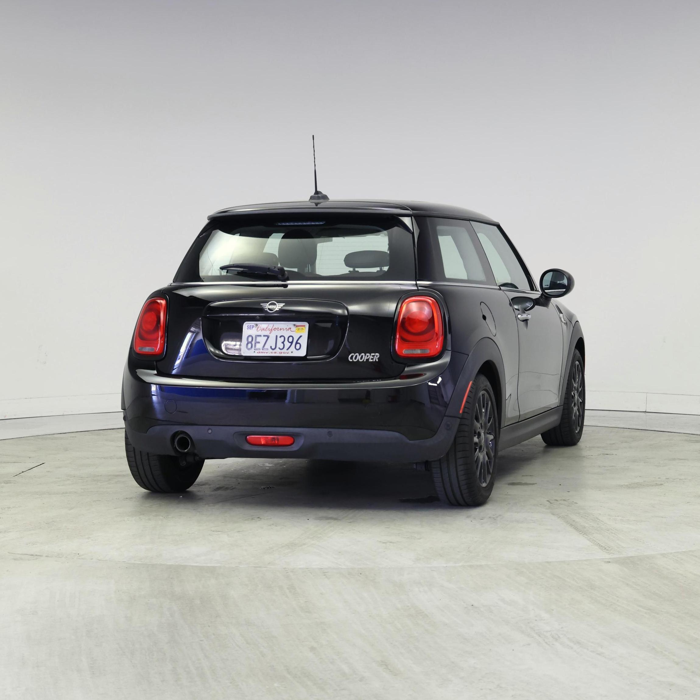 Thumbnail: 2019 MINI Cooper Hardtop - 8