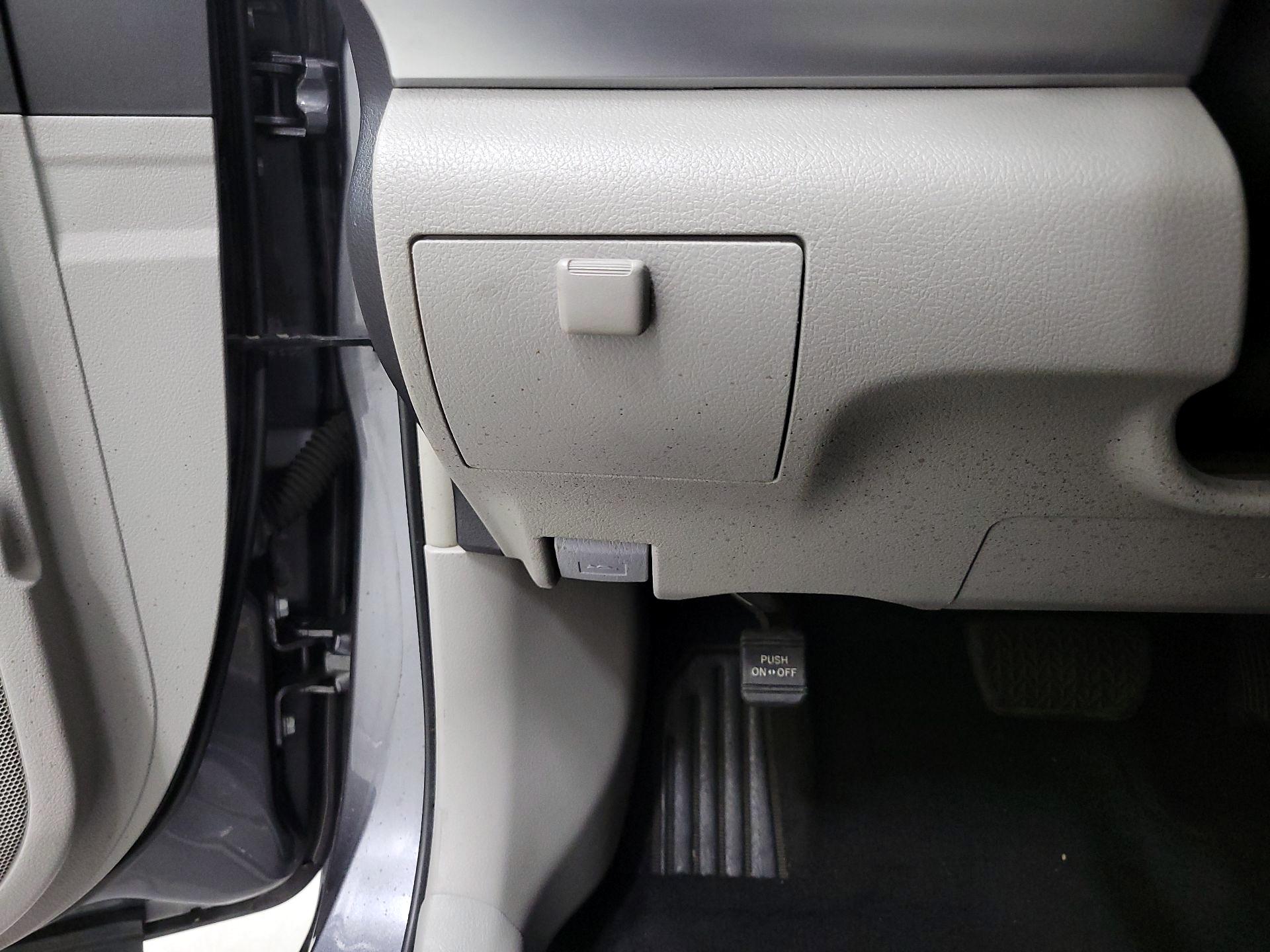 Thumbnail: 2014 Toyota Camry - 13