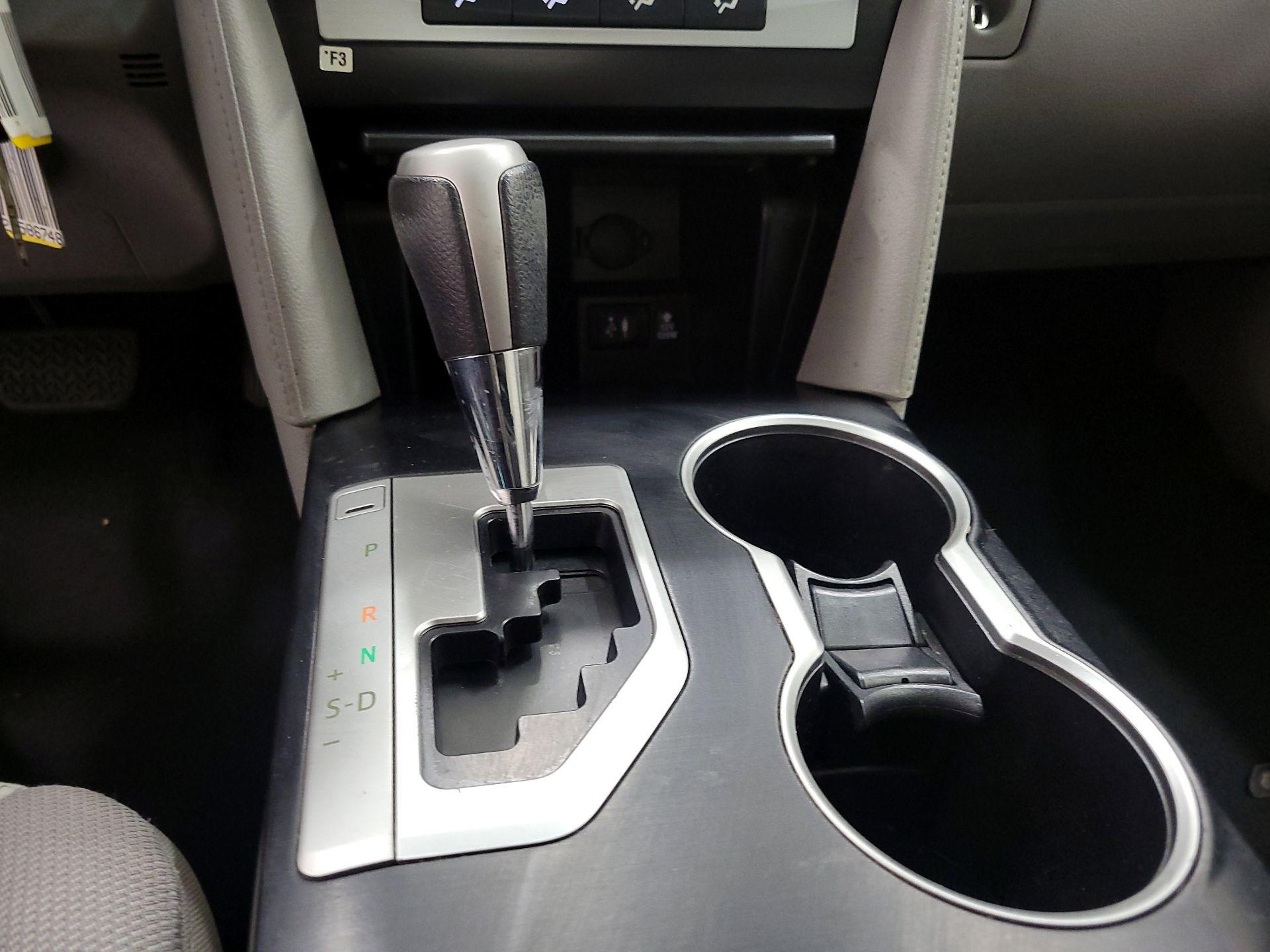 Thumbnail: 2014 Toyota Camry - 17