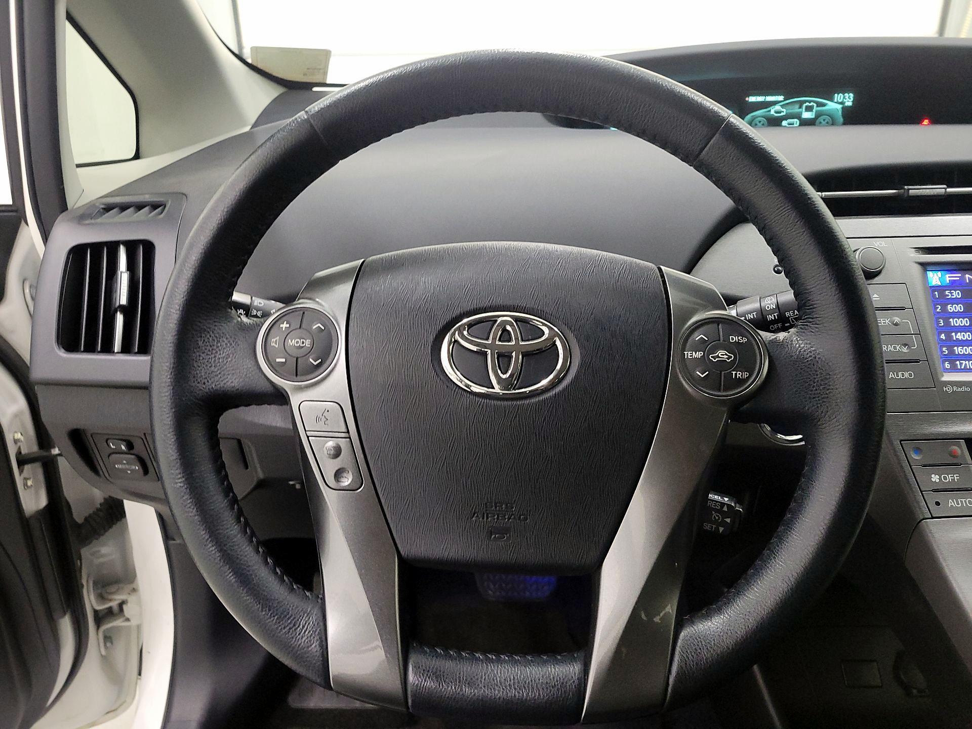 Thumbnail: 2015 Toyota Prius - 10