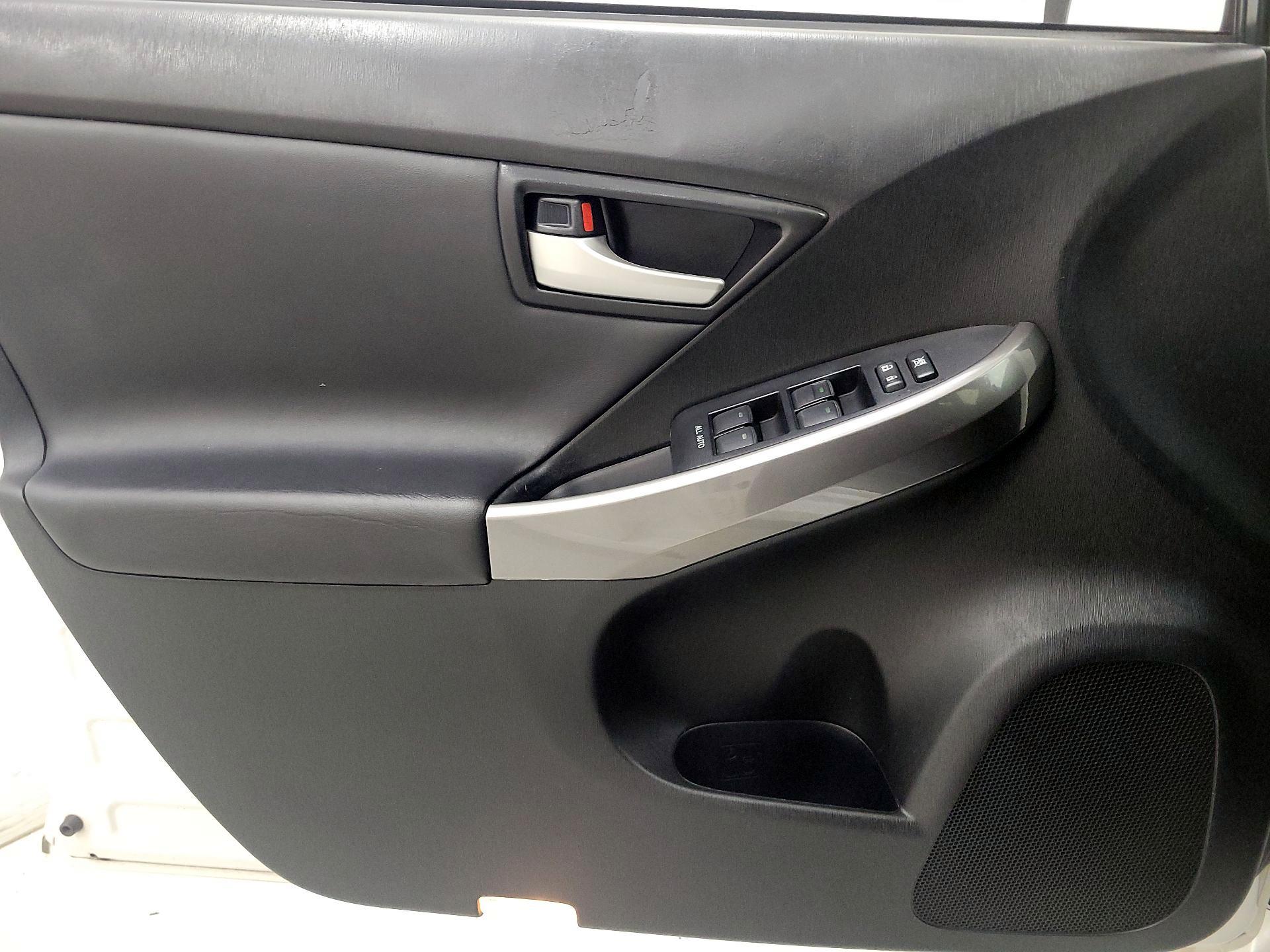 Thumbnail: 2015 Toyota Prius - 12
