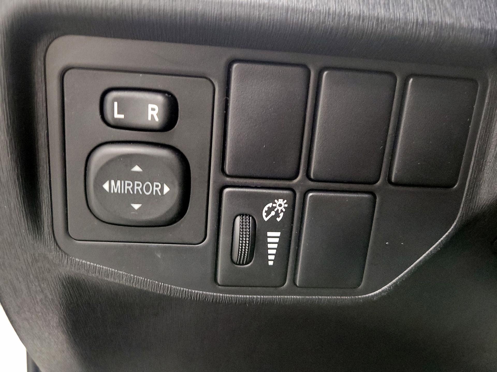 Thumbnail: 2015 Toyota Prius - 13