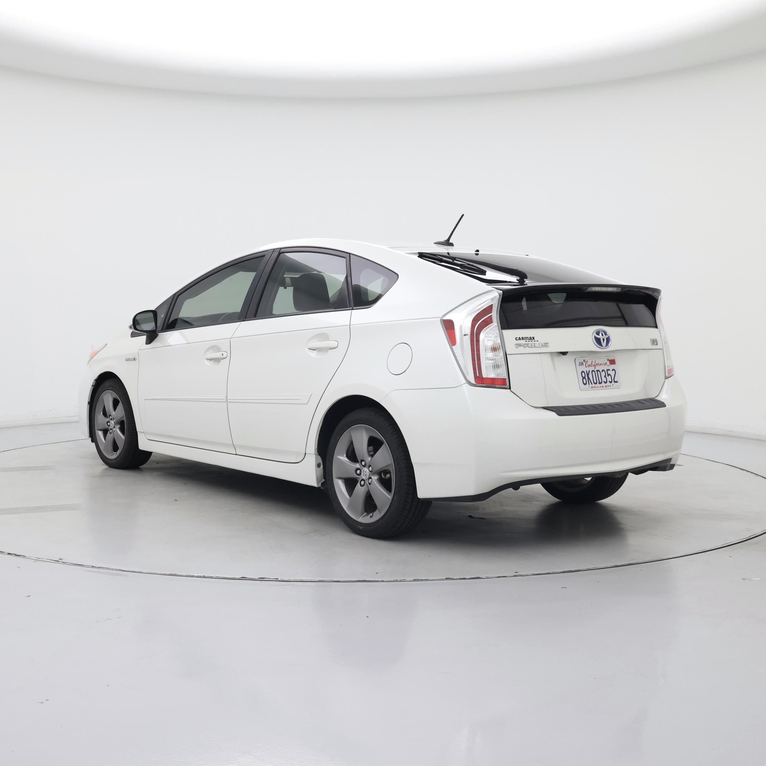 Thumbnail: 2015 Toyota Prius - 2