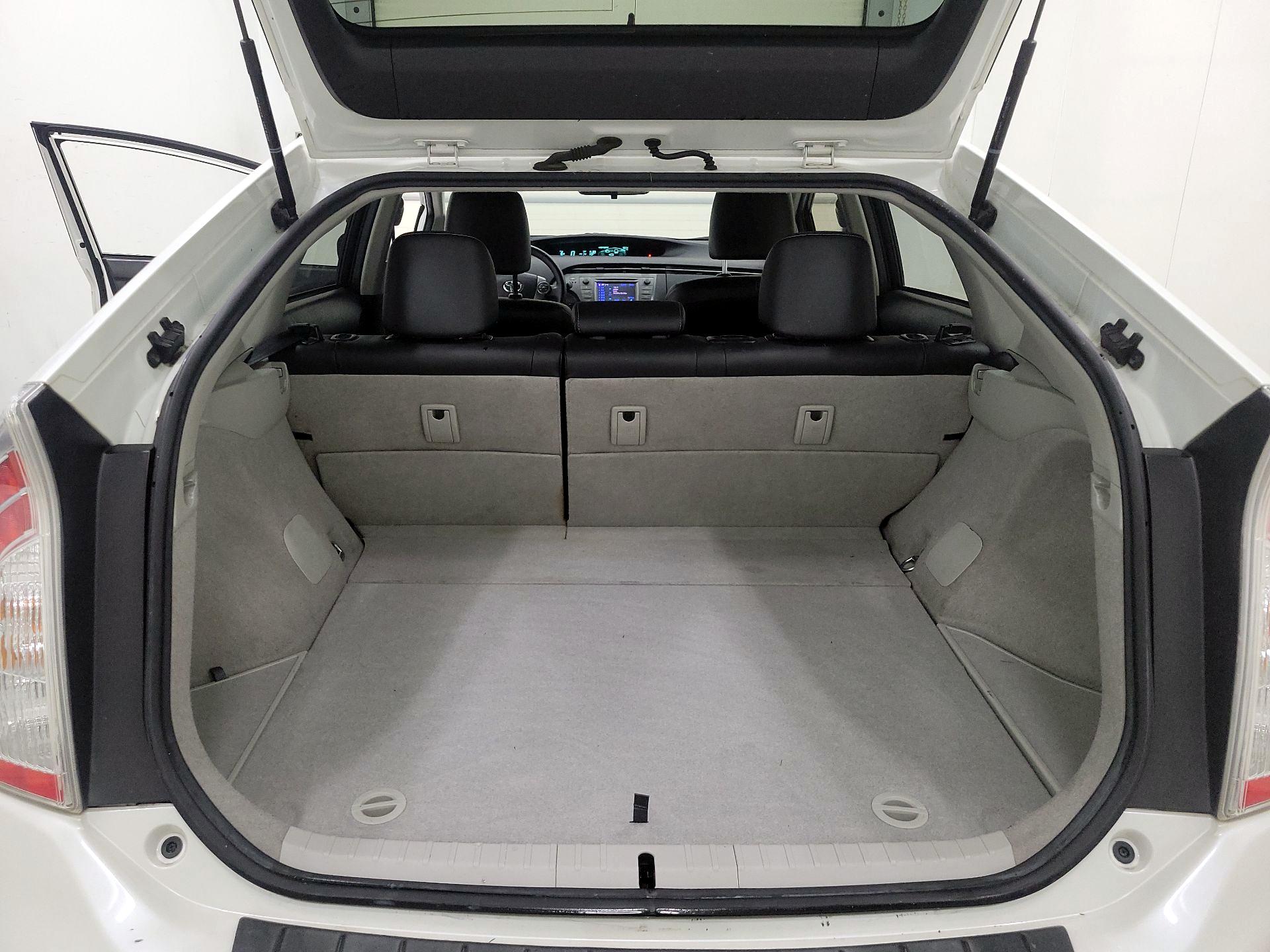 Thumbnail: 2015 Toyota Prius - 19