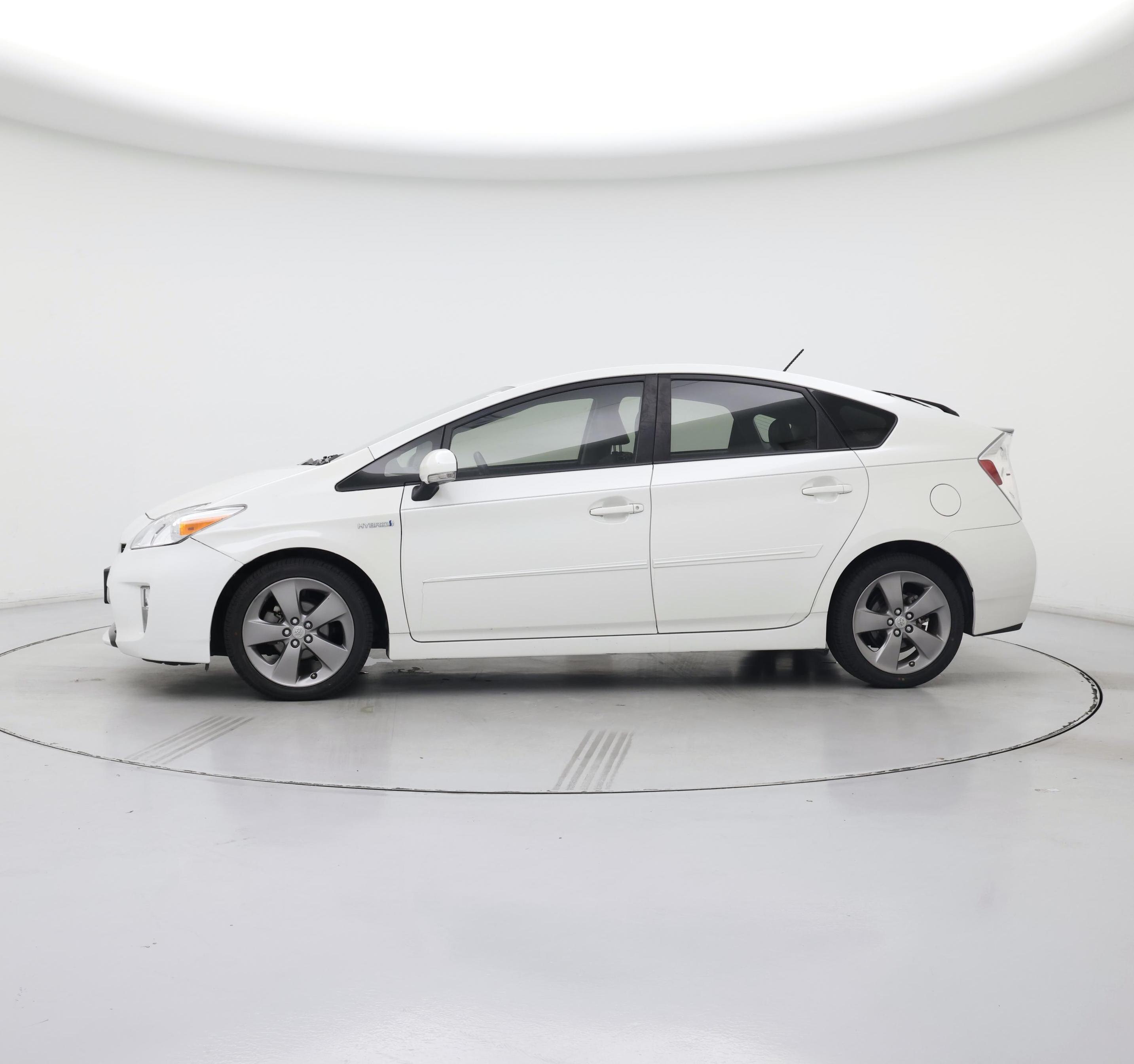 Thumbnail: 2015 Toyota Prius - 3