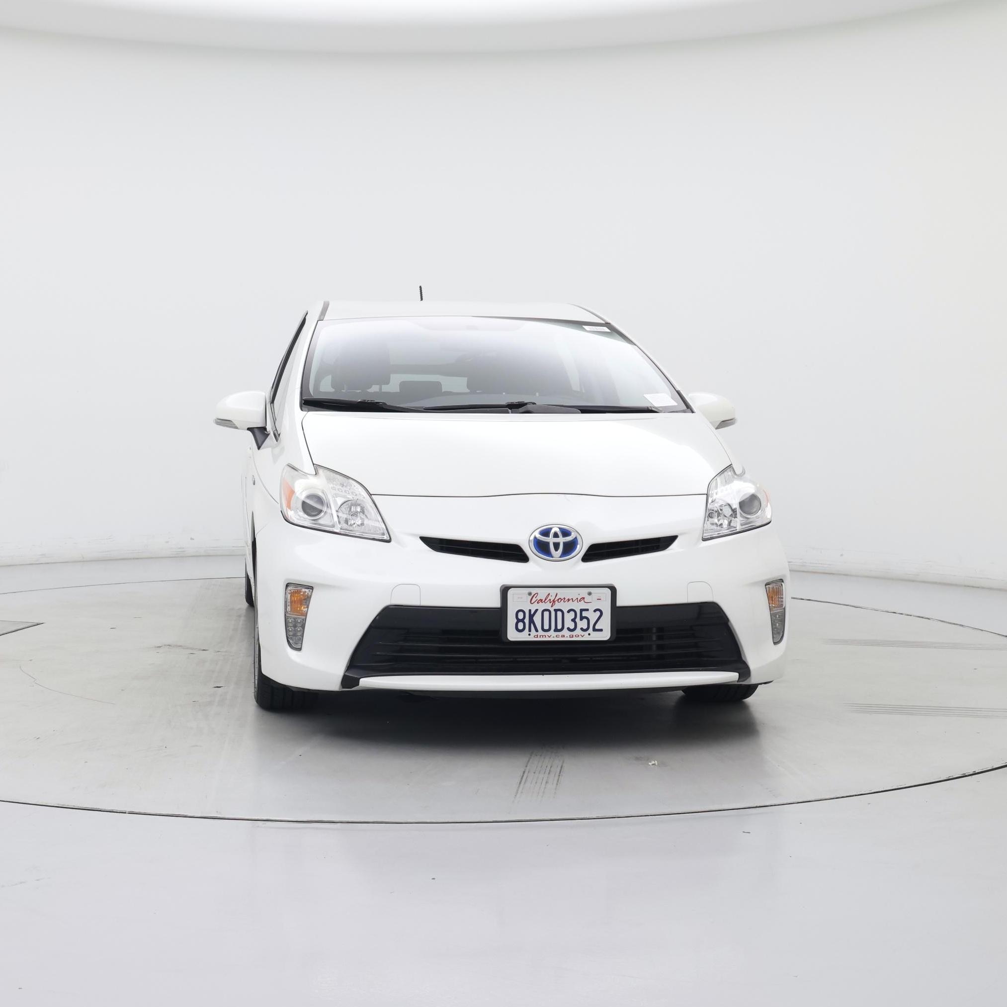 Thumbnail: 2015 Toyota Prius - 5