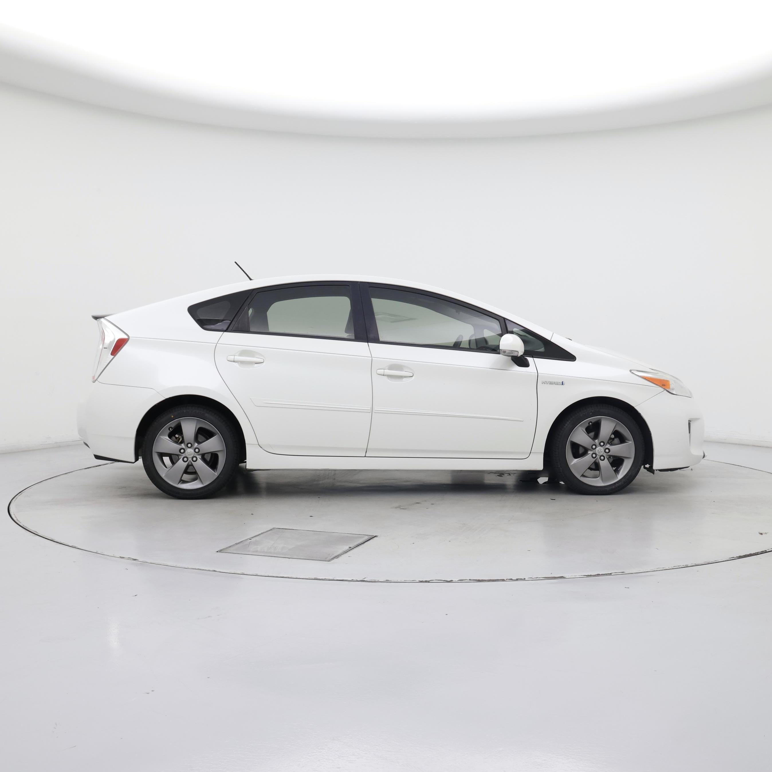 Thumbnail: 2015 Toyota Prius - 7