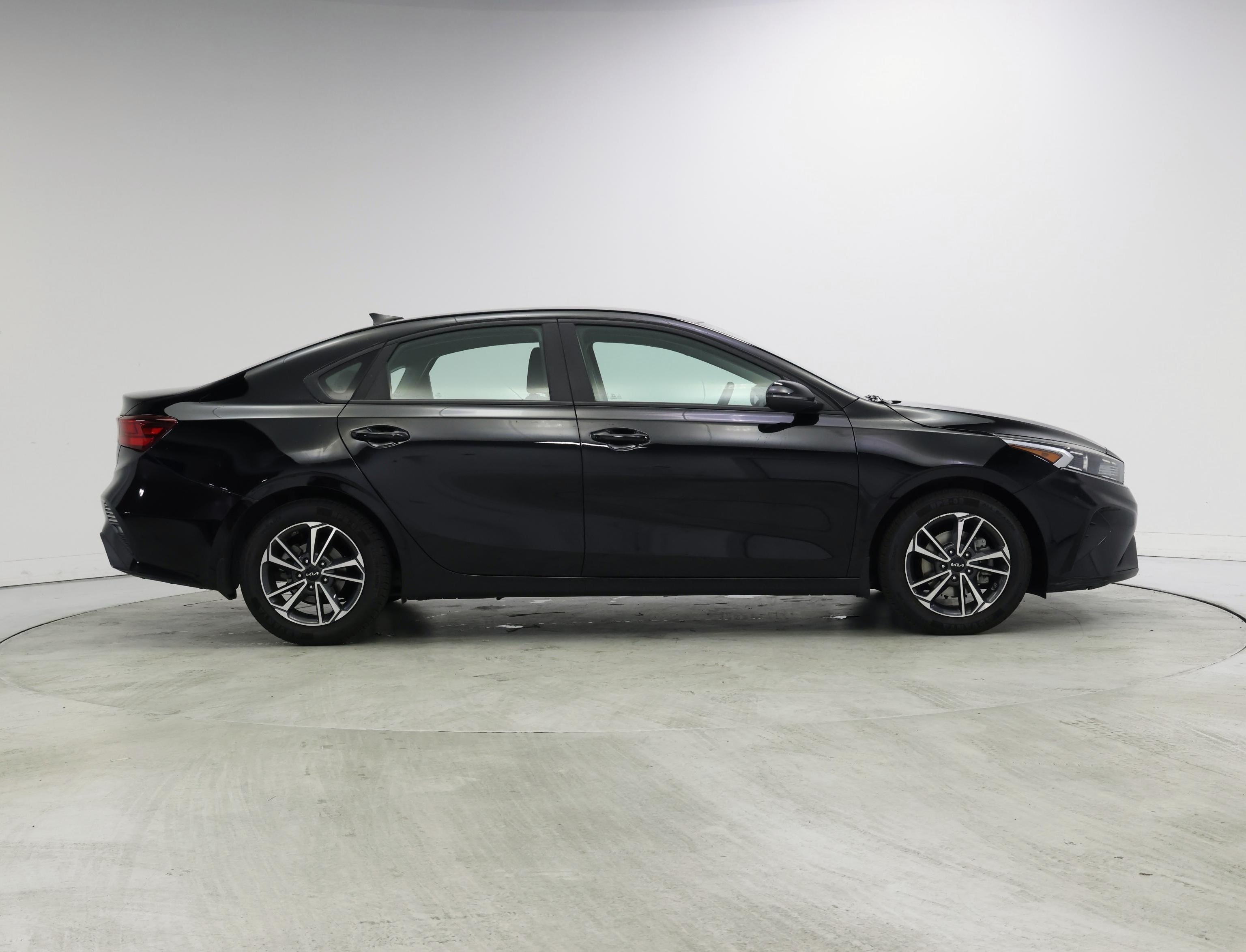 Thumbnail: 2022 Kia Forte - 7
