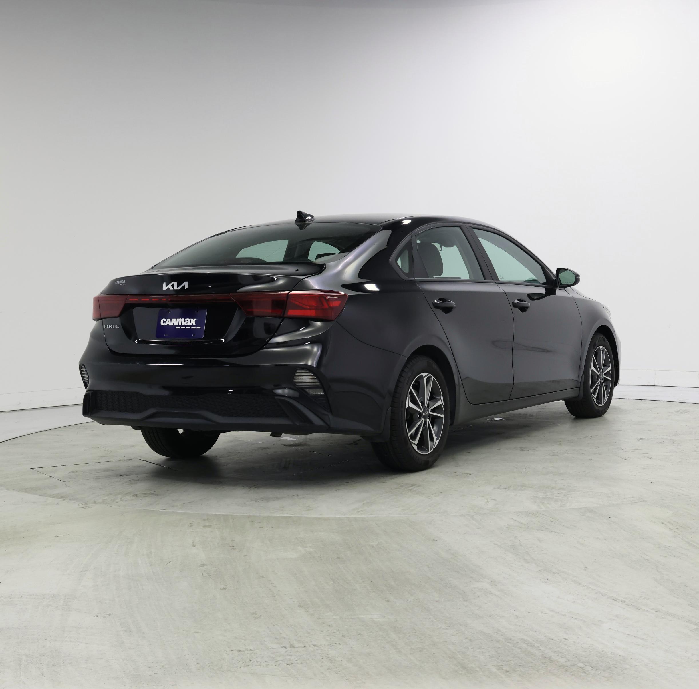 Thumbnail: 2022 Kia Forte - 8