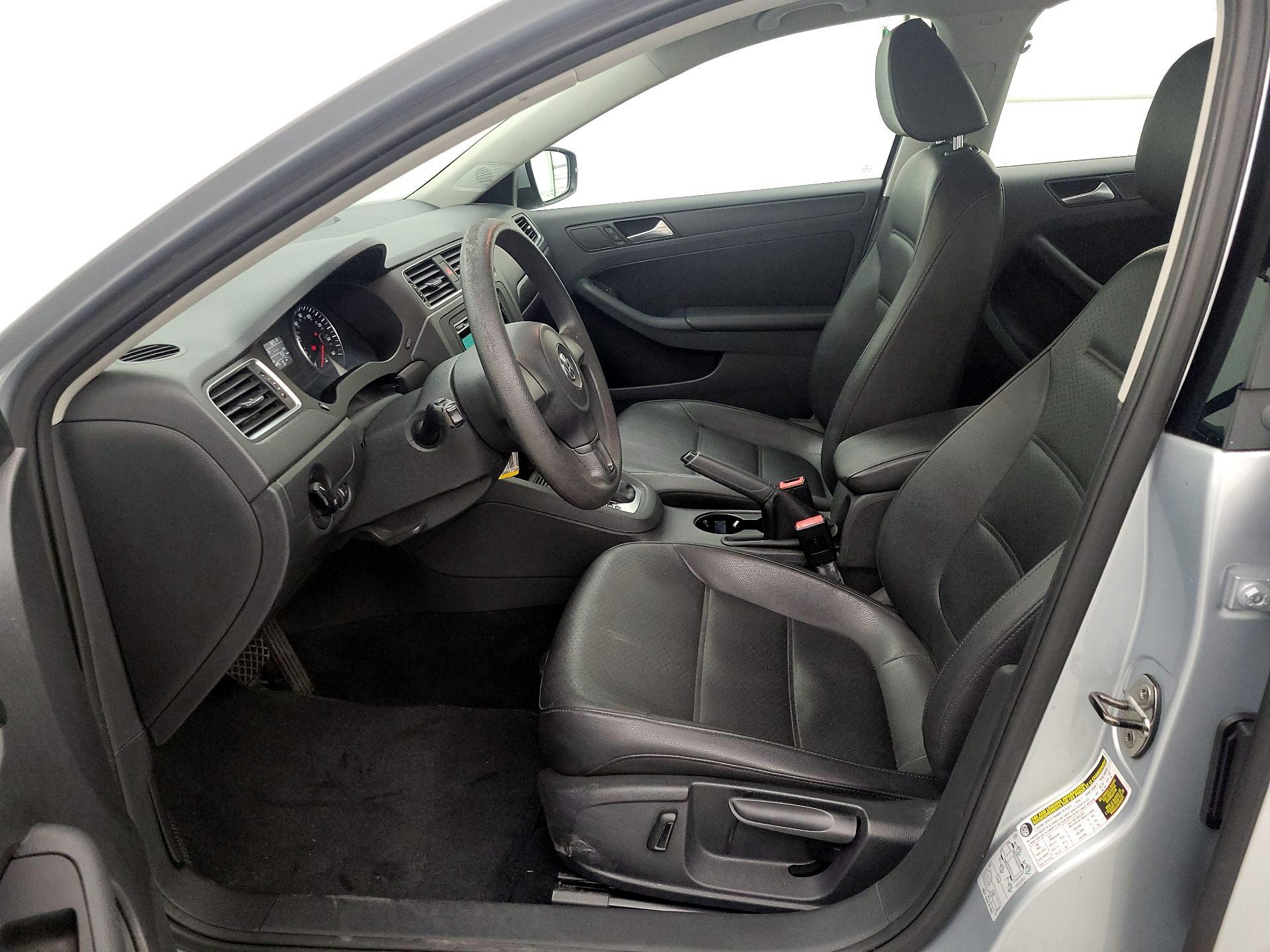 Thumbnail: 2014 Volkswagen Jetta - 11