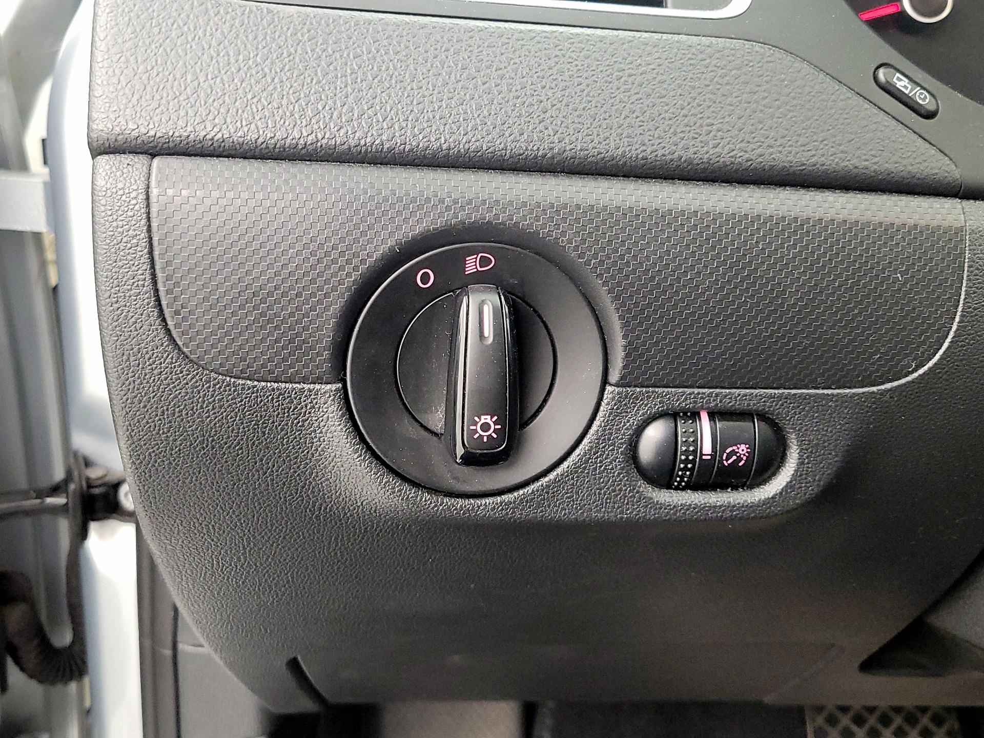 Thumbnail: 2014 Volkswagen Jetta - 13