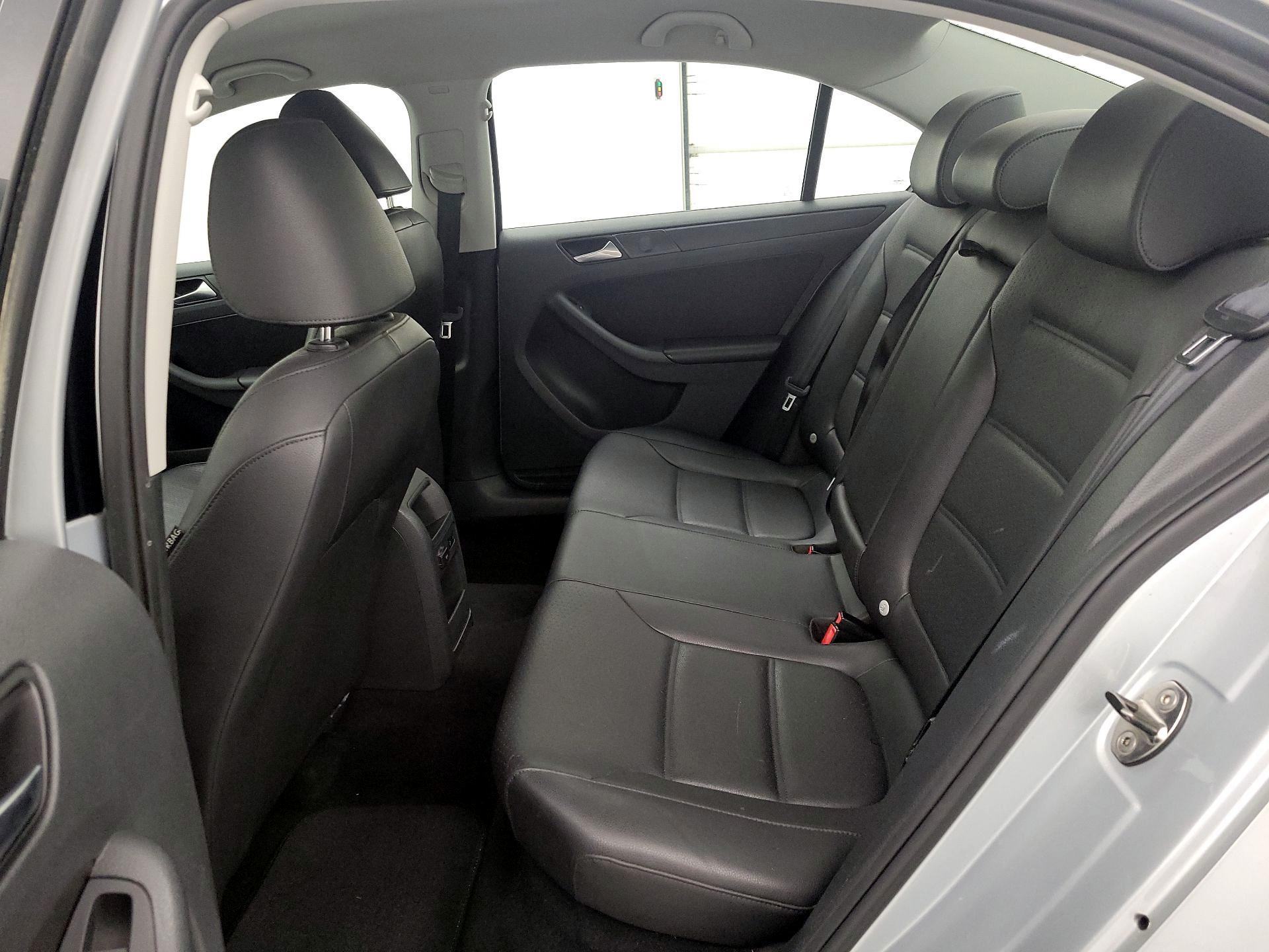 Thumbnail: 2014 Volkswagen Jetta - 18