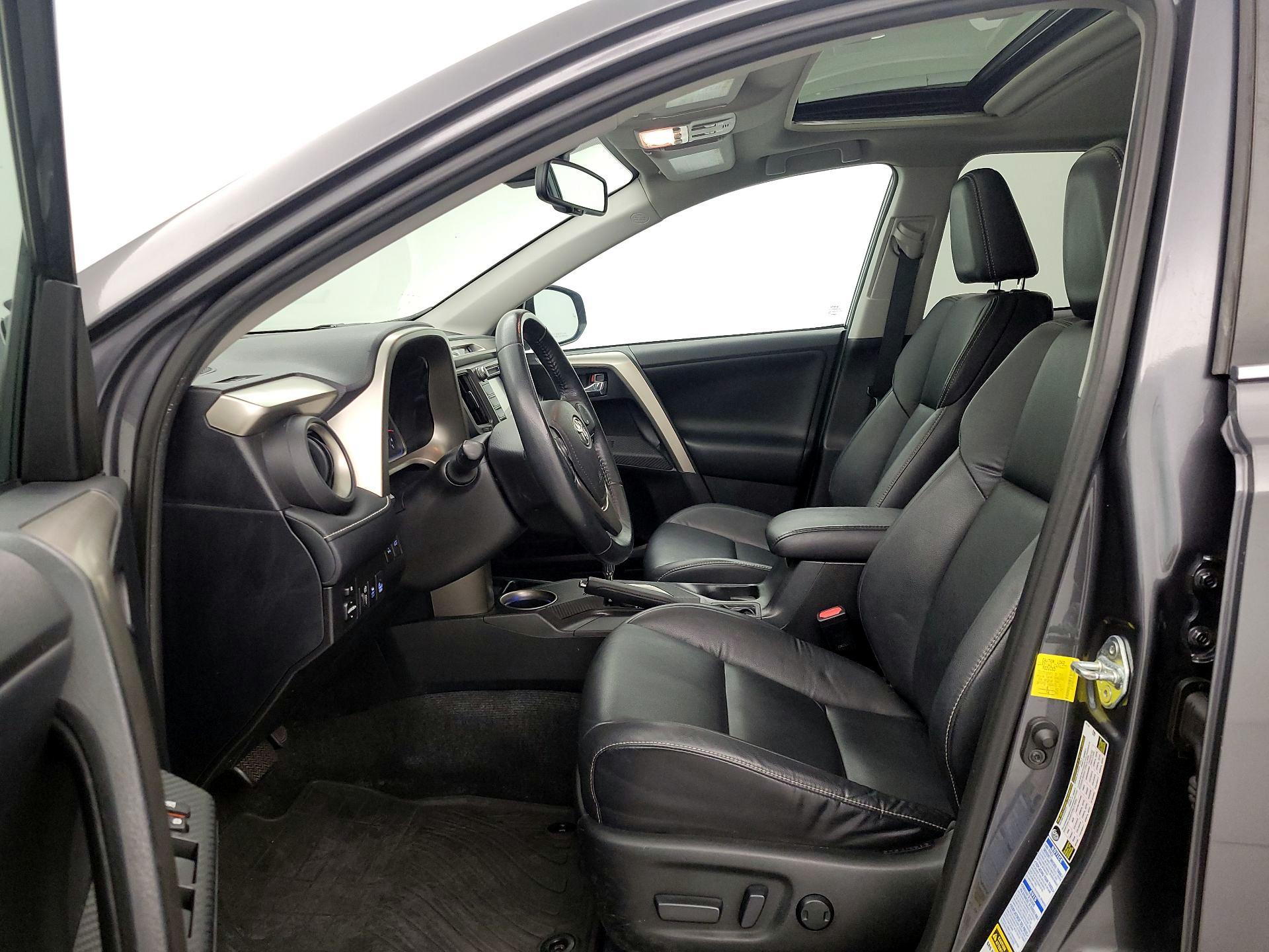 Thumbnail: 2015 Toyota RAV4 - 11