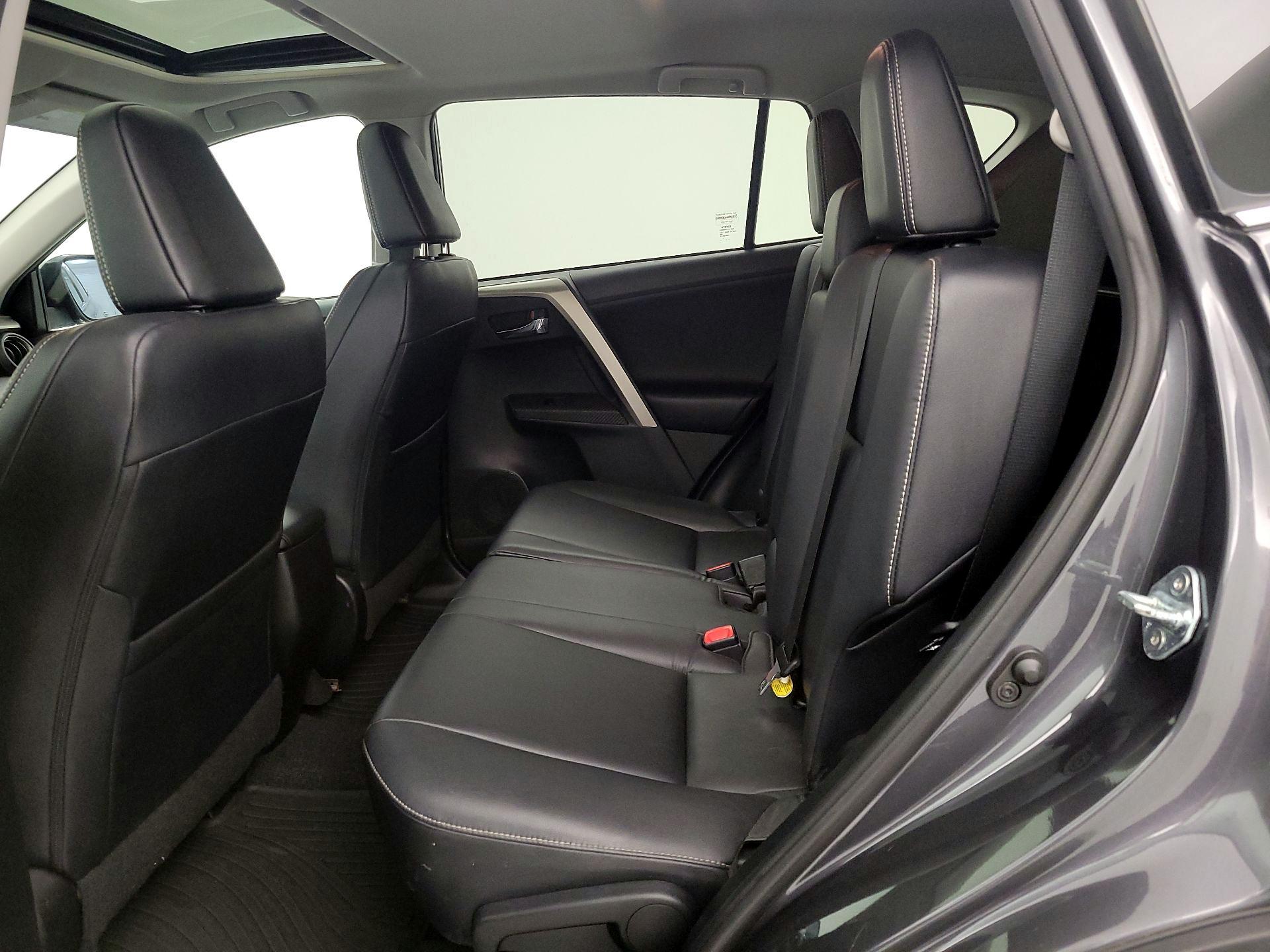 Thumbnail: 2015 Toyota RAV4 - 20