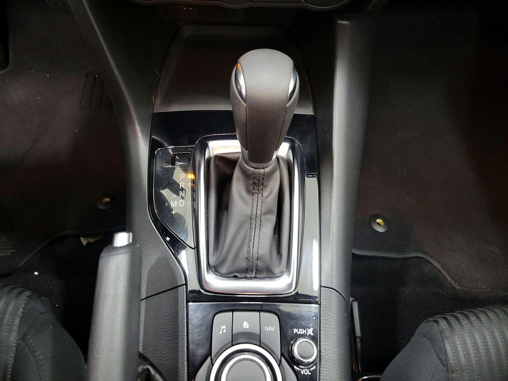 Thumbnail: 2016 Mazda Mazda3 - 18
