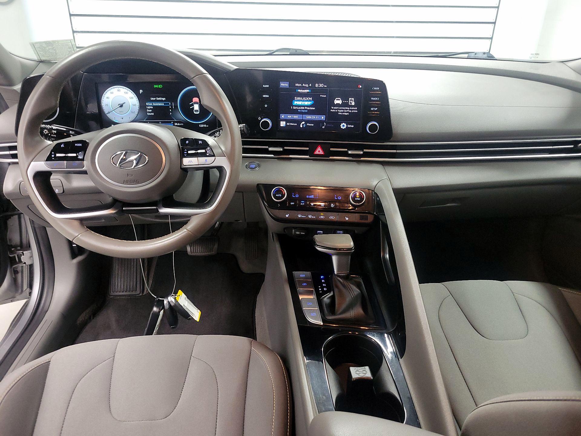 Thumbnail: 2022 Hyundai Elantra - 9