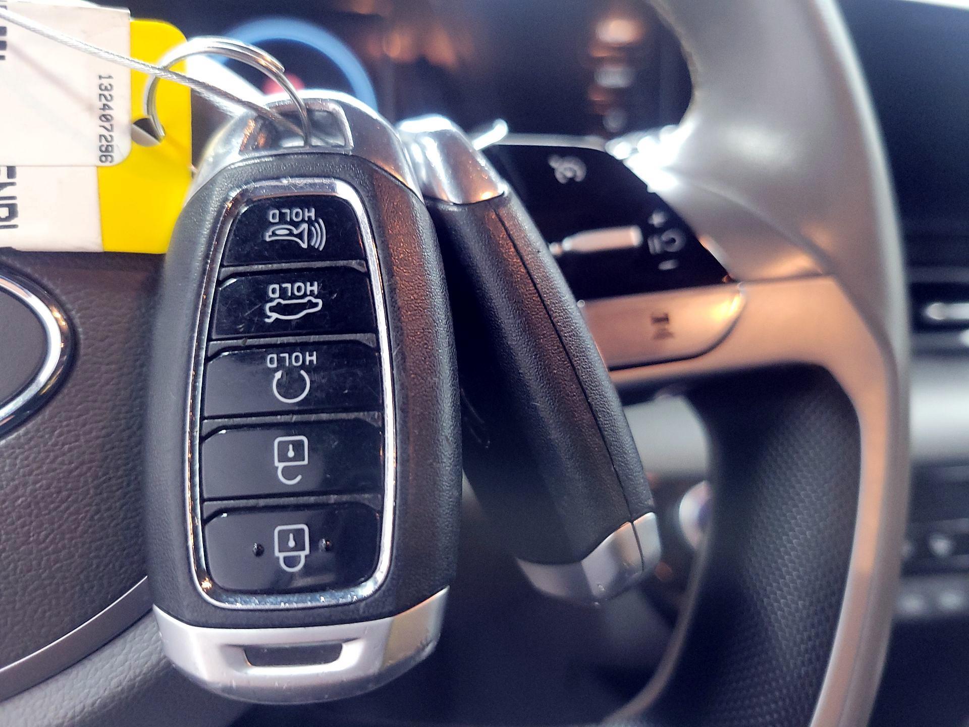 Thumbnail: 2022 Hyundai Elantra - 20