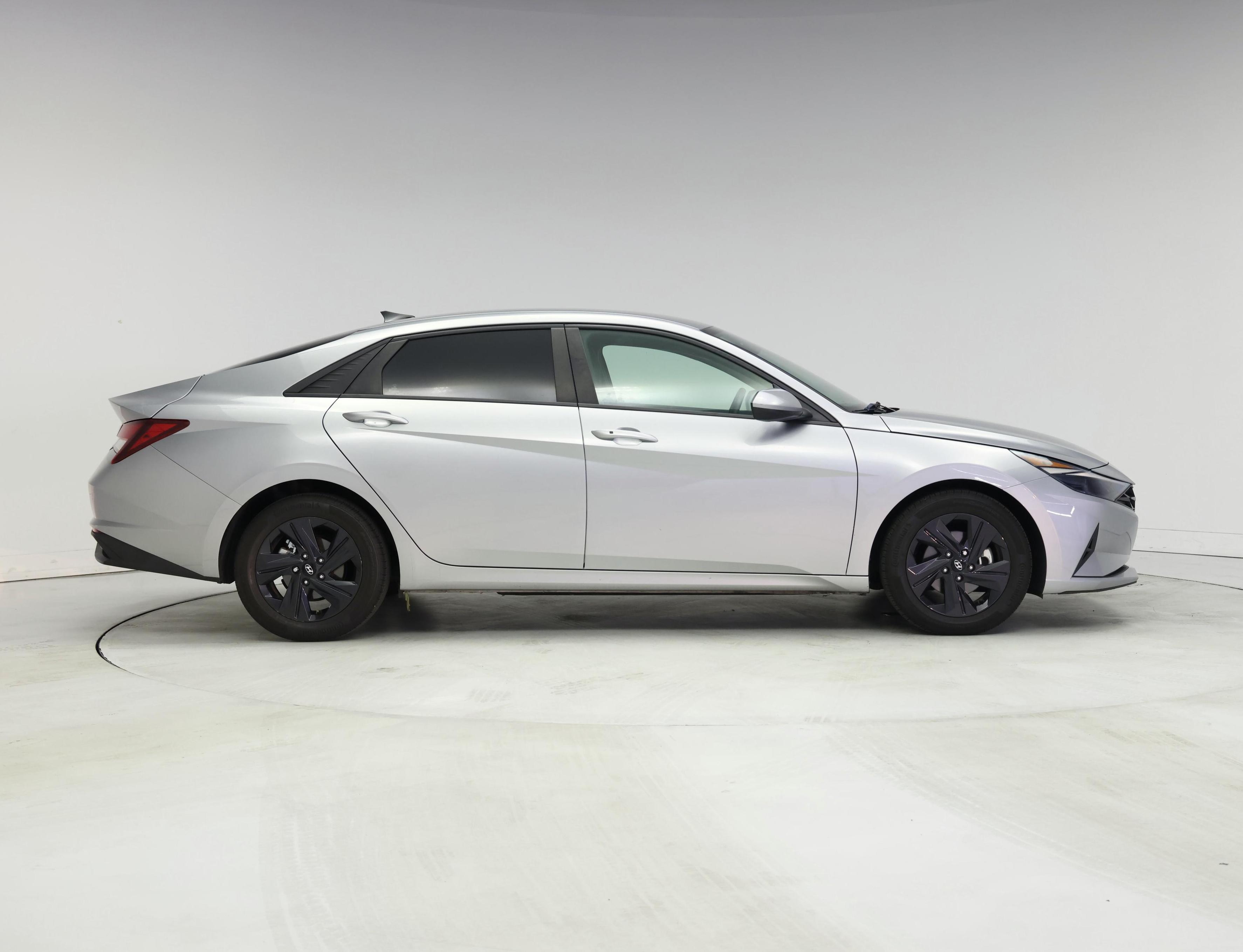 Thumbnail: 2022 Hyundai Elantra - 7