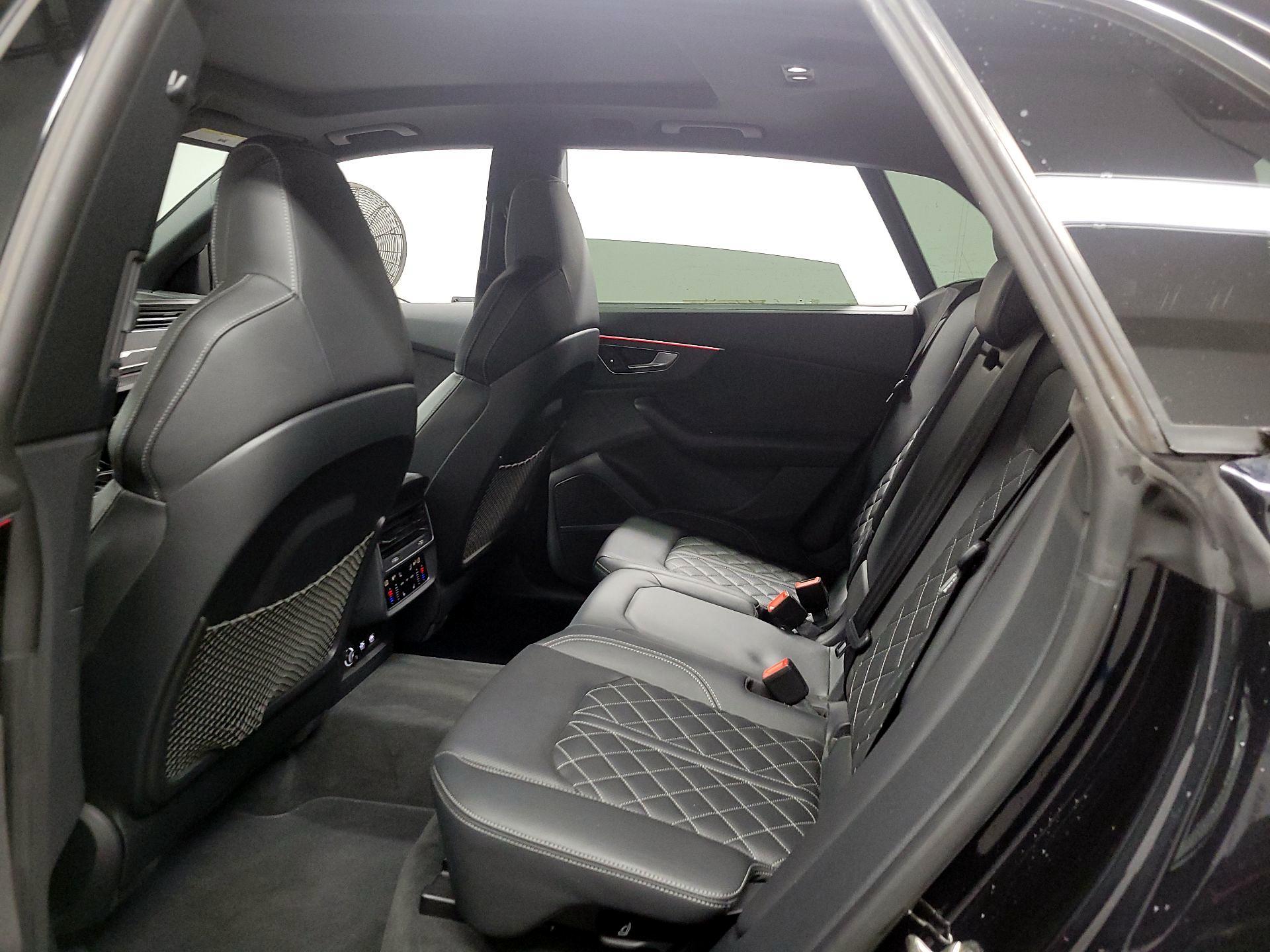Thumbnail: 2020 Audi SQ8 - 17