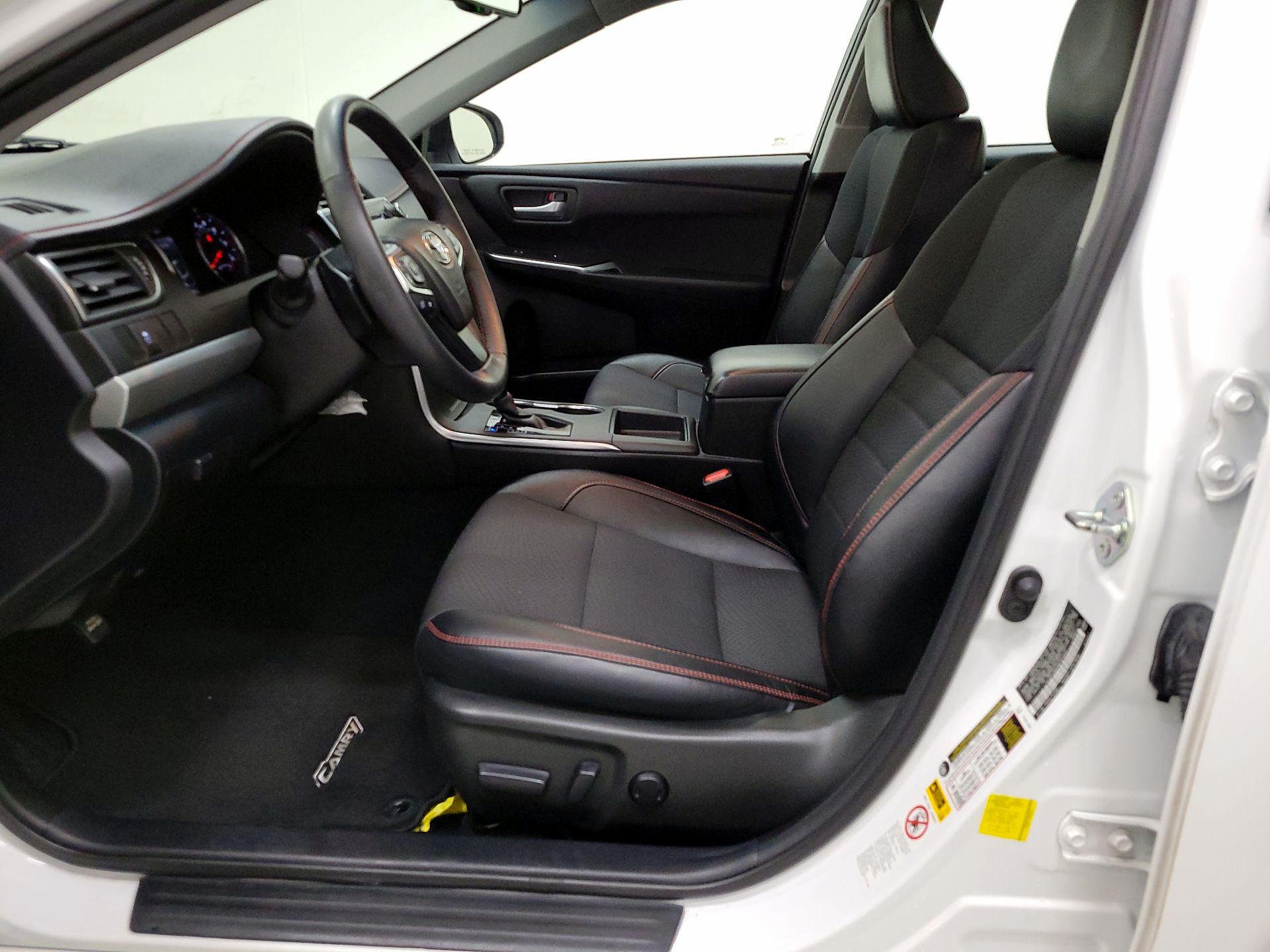 Thumbnail: 2016 Toyota Camry - 11