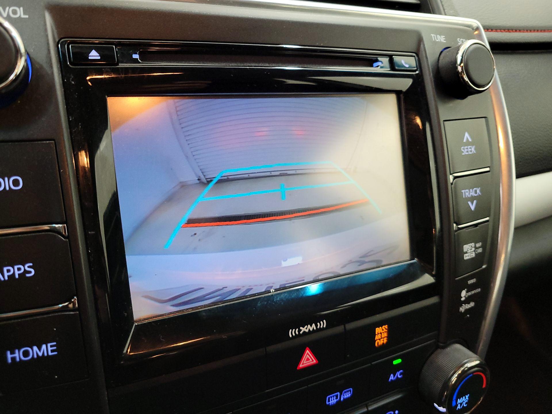 Thumbnail: 2016 Toyota Camry - 14
