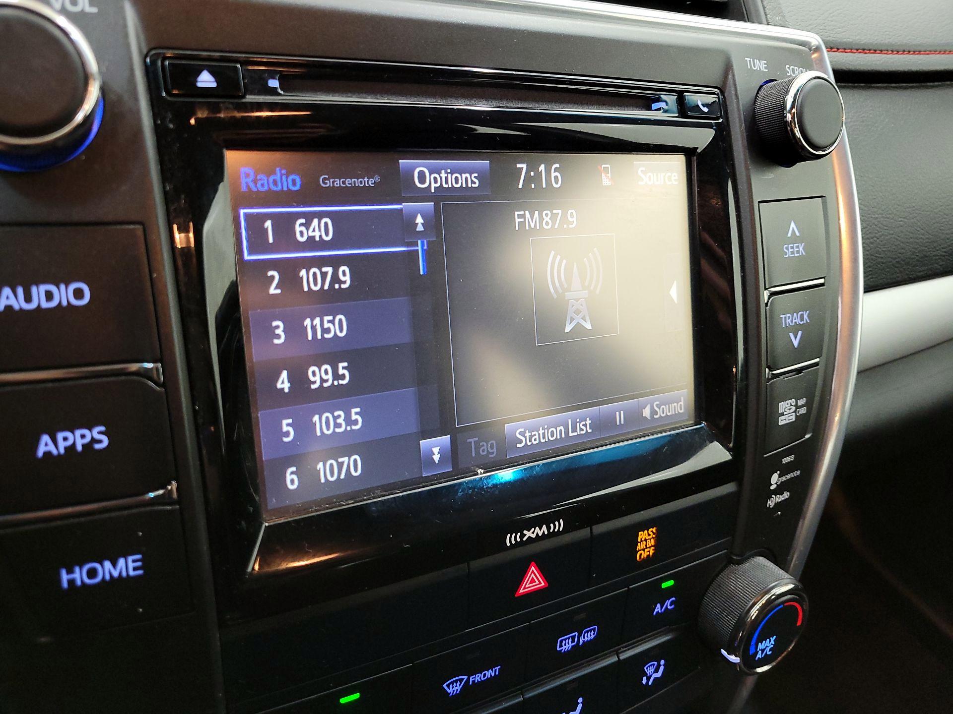 Thumbnail: 2016 Toyota Camry - 15