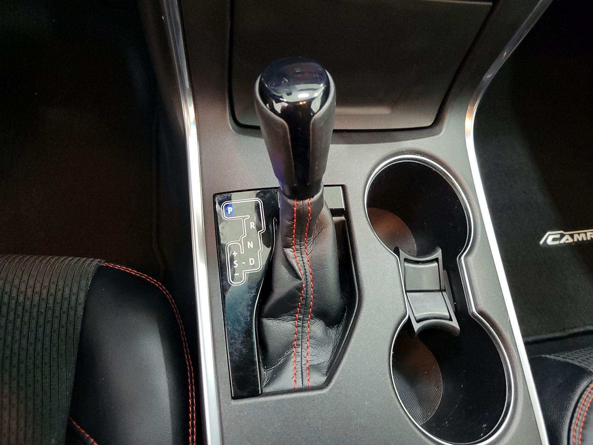 Thumbnail: 2016 Toyota Camry - 17