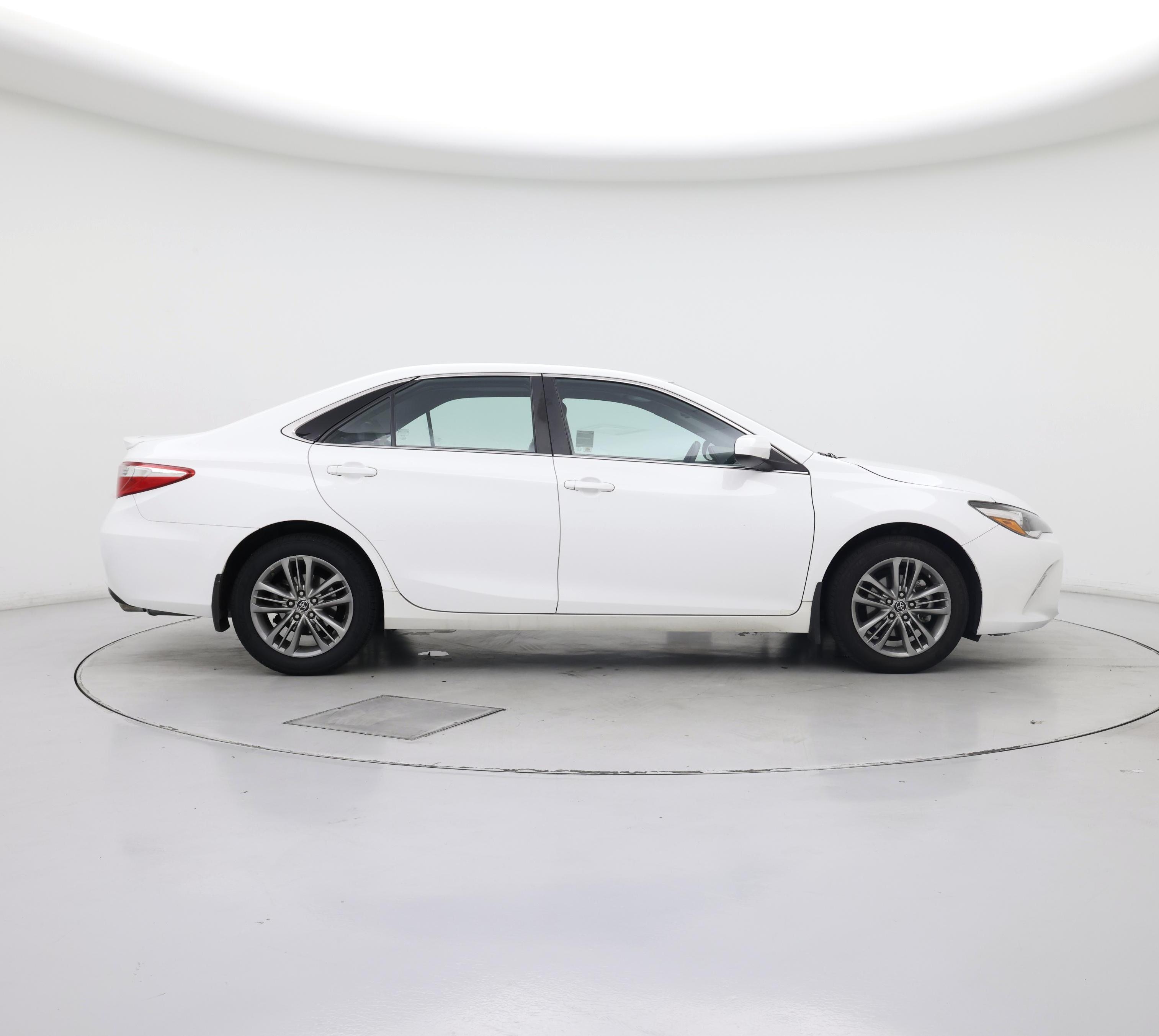 Thumbnail: 2016 Toyota Camry - 7
