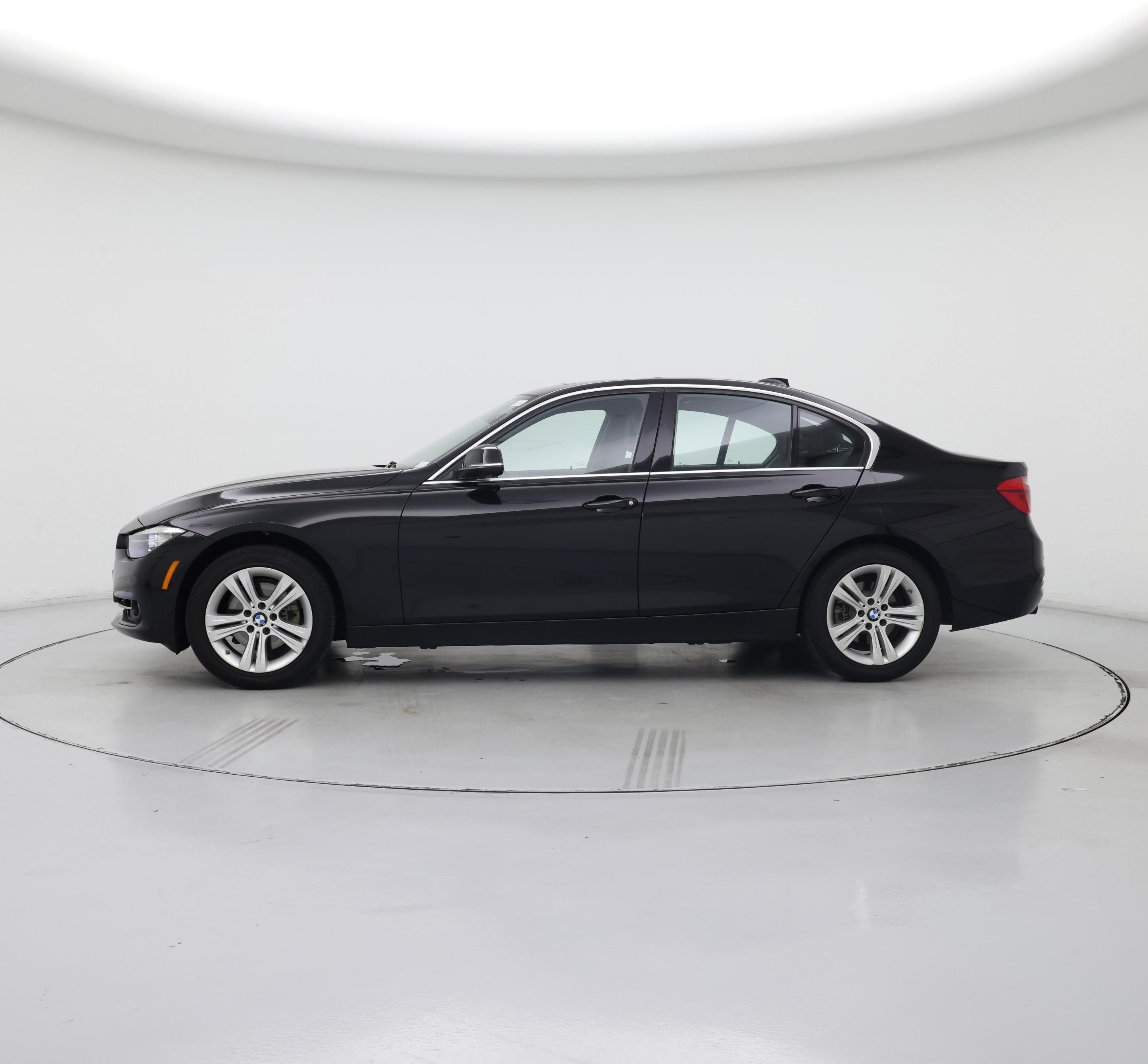 Thumbnail: 2017 BMW 3 Series - 3