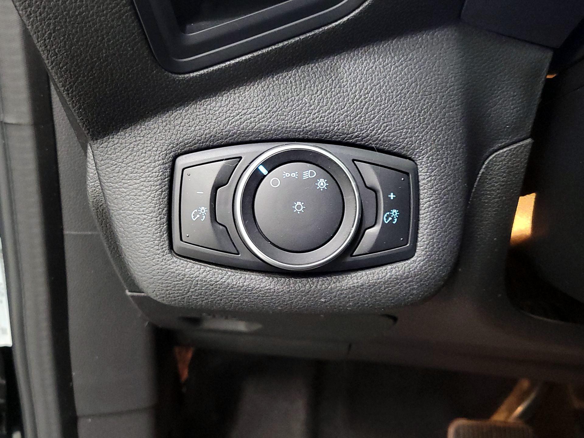 Thumbnail: 2017 Ford C-Max - 13